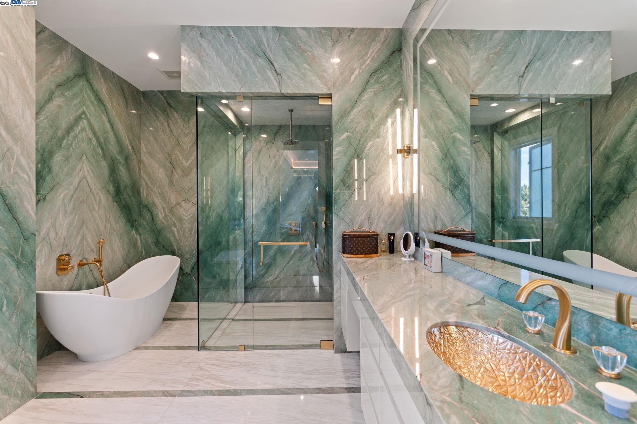 Detail Gallery Image 53 of 60 For 701 N Camden Dr, Beverly Hills,  CA 90210 - 6 Beds | 6/3 Baths