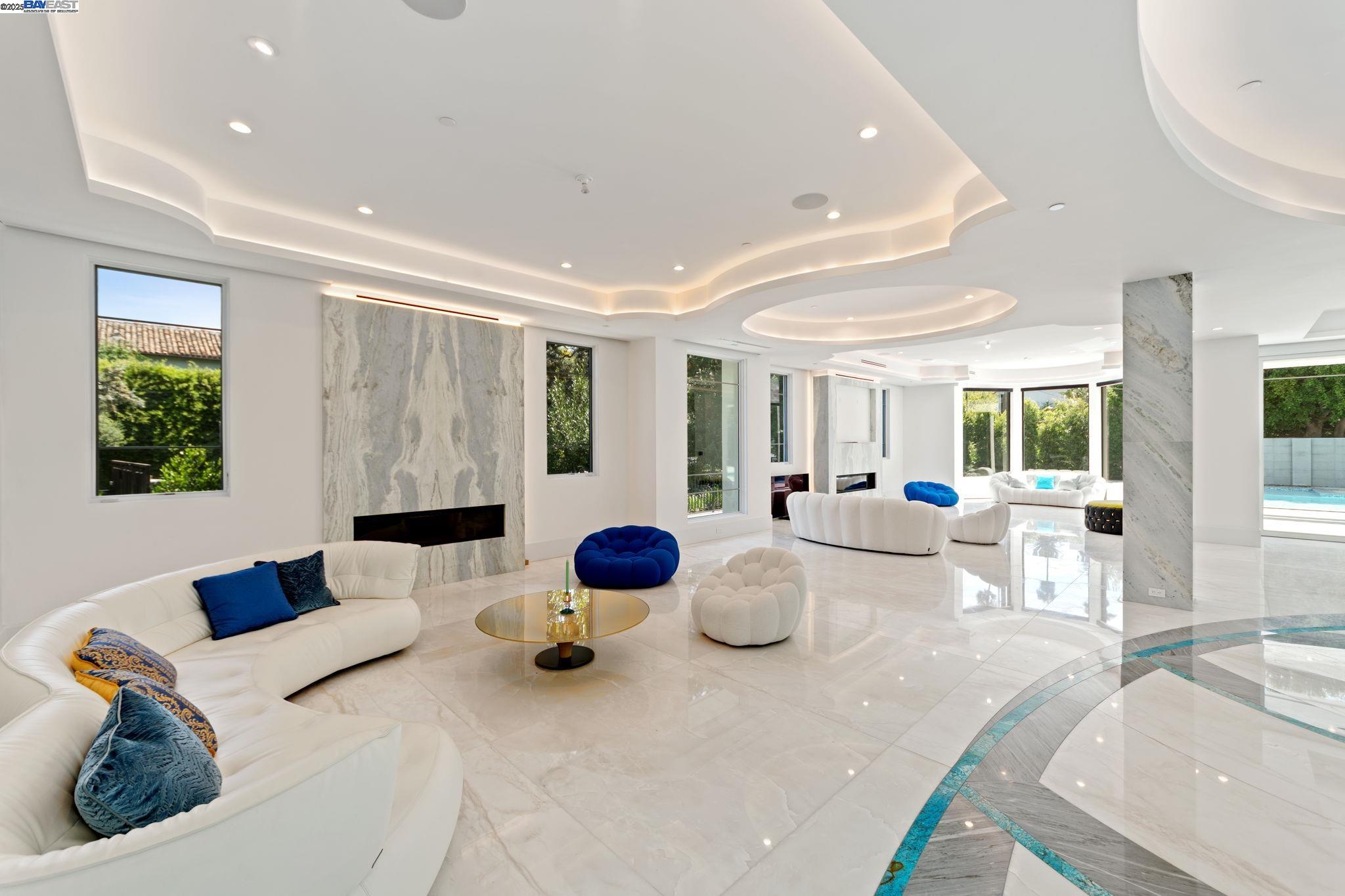 Detail Gallery Image 7 of 60 For 701 N Camden Dr, Beverly Hills,  CA 90210 - 6 Beds | 6/3 Baths