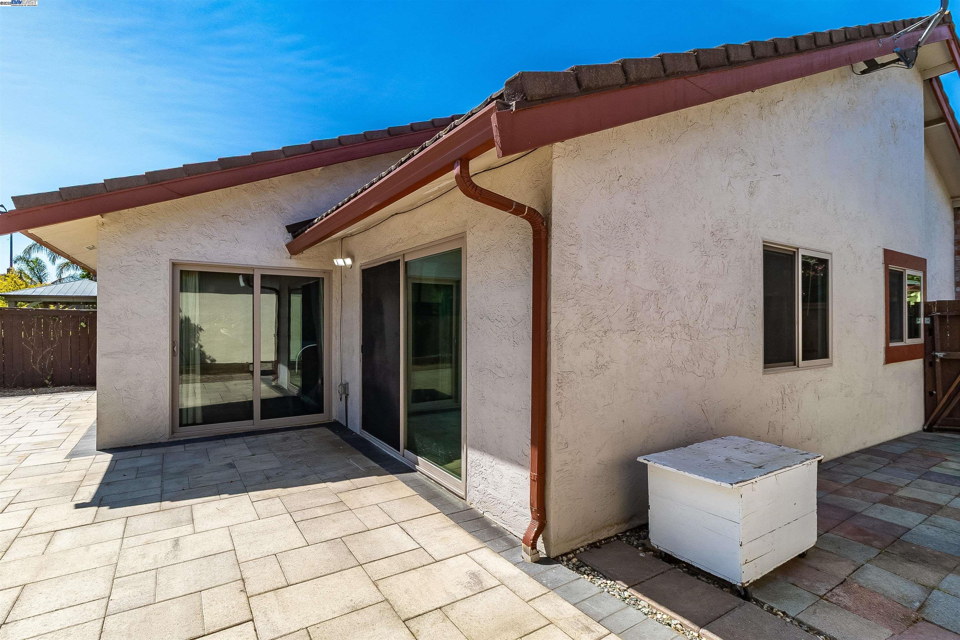 Detail Gallery Image 12 of 45 For 943 Coral Ridge Cir, Rodeo,  CA 94572 - 3 Beds | 2 Baths