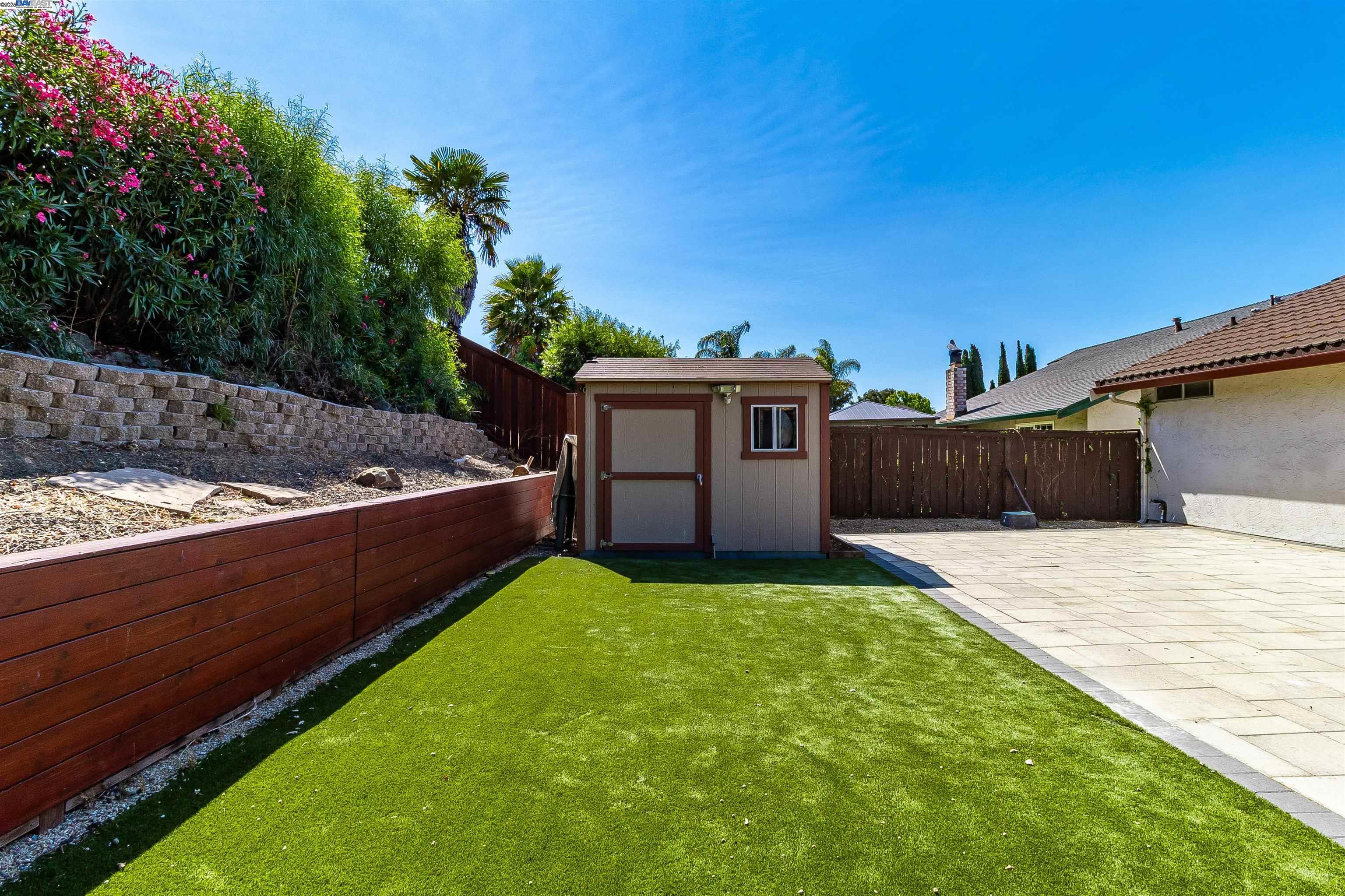 Detail Gallery Image 15 of 45 For 943 Coral Ridge Cir, Rodeo,  CA 94572 - 3 Beds | 2 Baths