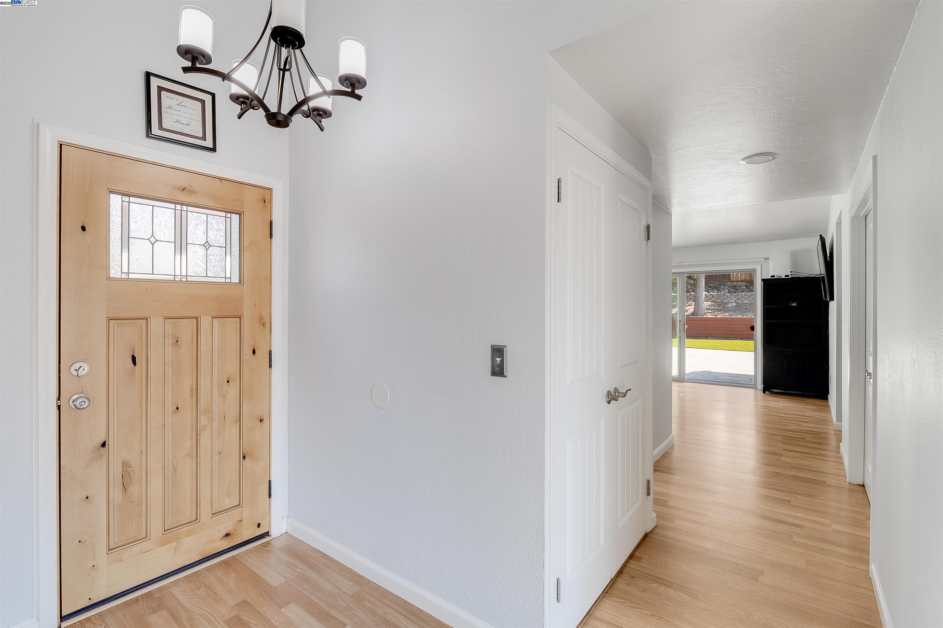 Detail Gallery Image 18 of 45 For 943 Coral Ridge Cir, Rodeo,  CA 94572 - 3 Beds | 2 Baths