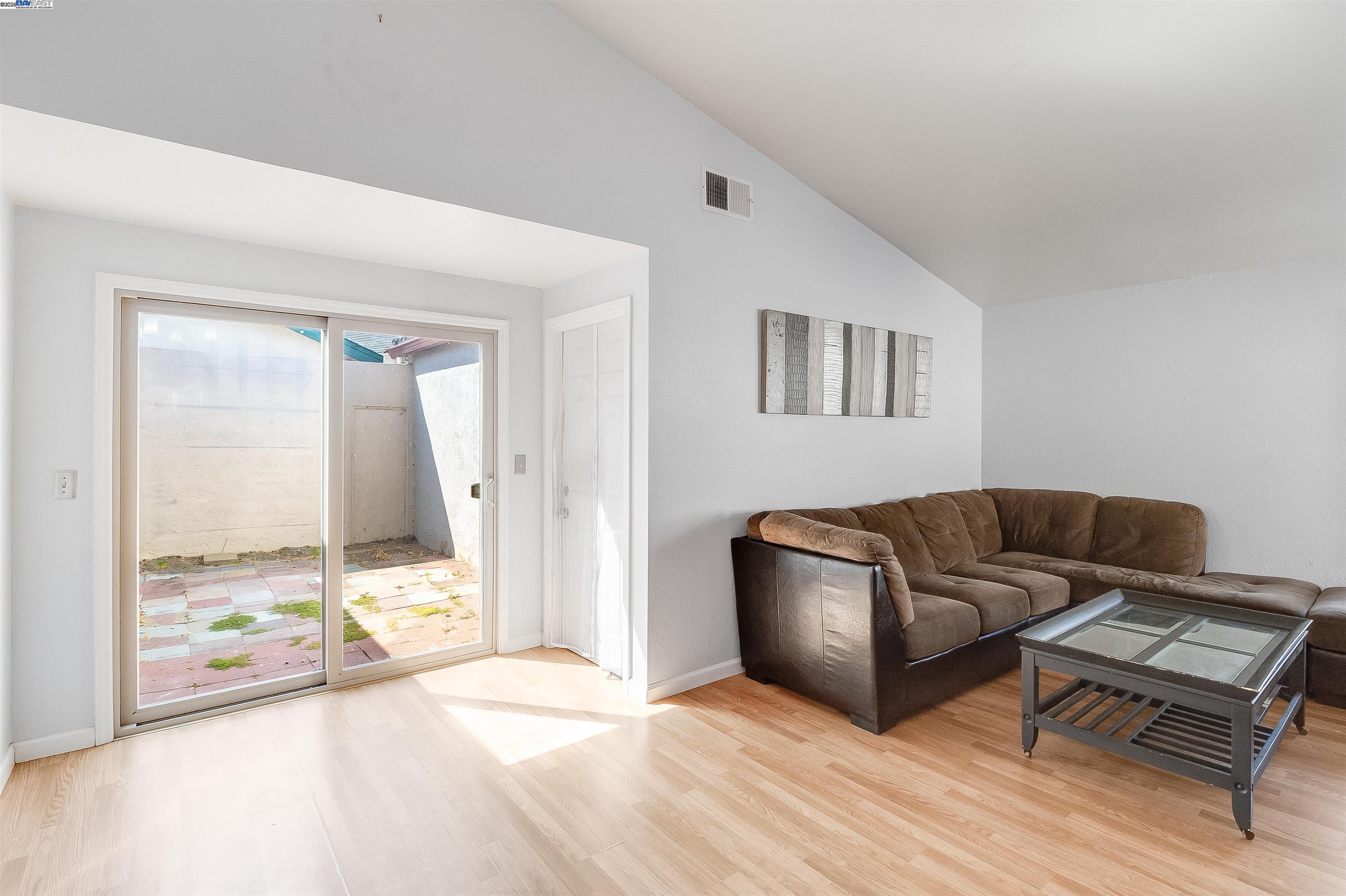Detail Gallery Image 20 of 45 For 943 Coral Ridge Cir, Rodeo,  CA 94572 - 3 Beds | 2 Baths