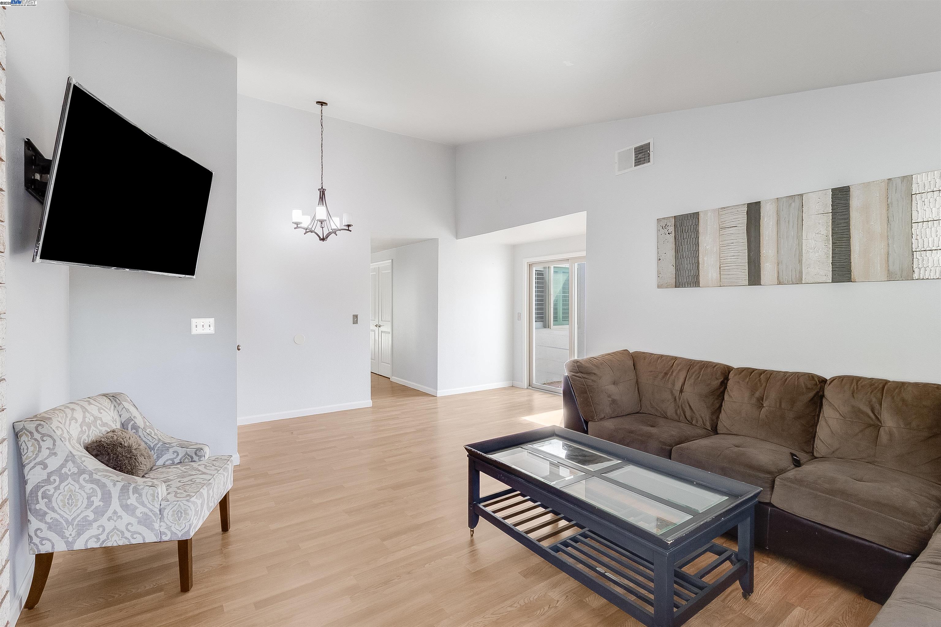 Detail Gallery Image 22 of 45 For 943 Coral Ridge Cir, Rodeo,  CA 94572 - 3 Beds | 2 Baths