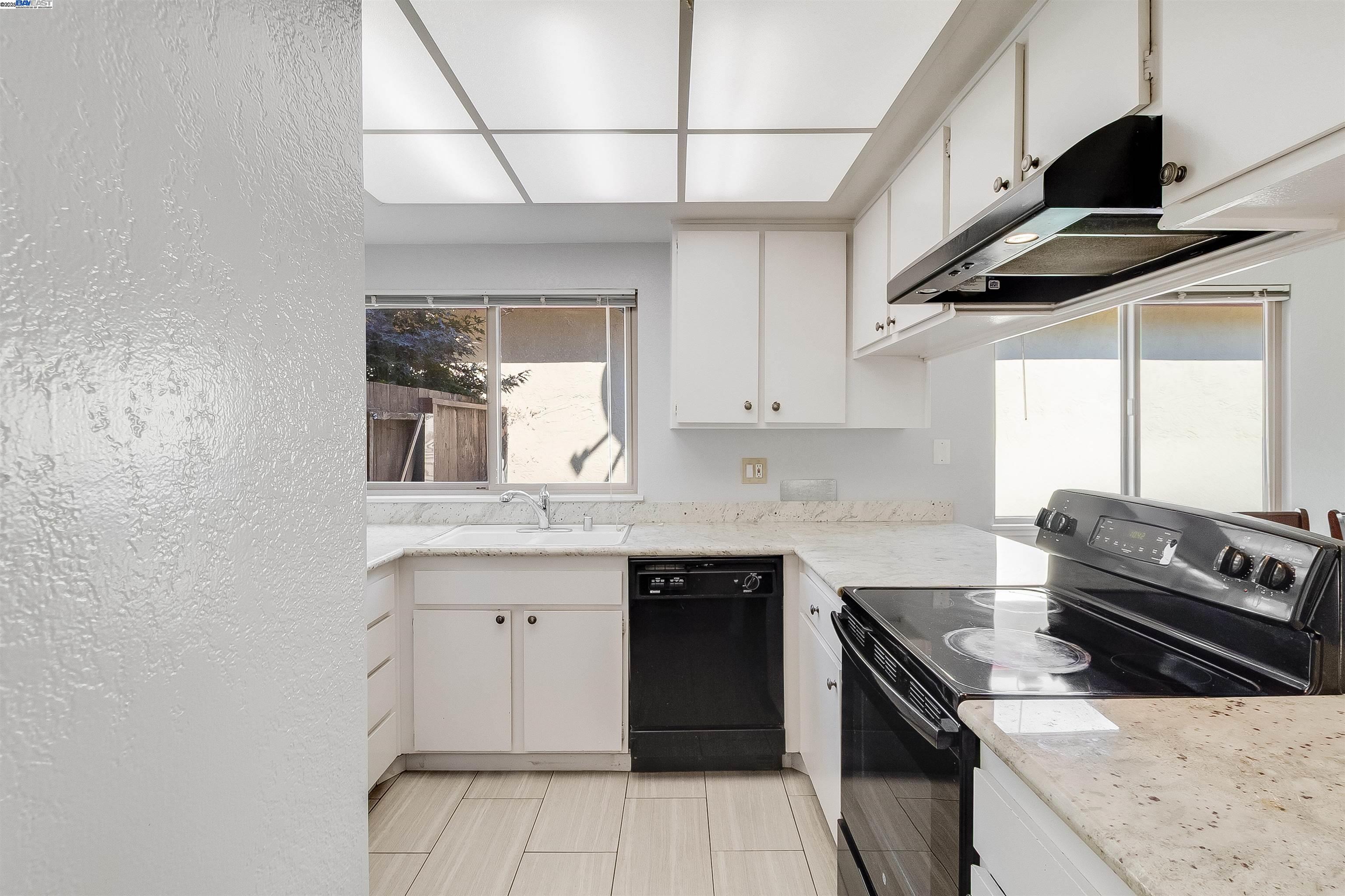 Detail Gallery Image 24 of 45 For 943 Coral Ridge Cir, Rodeo,  CA 94572 - 3 Beds | 2 Baths