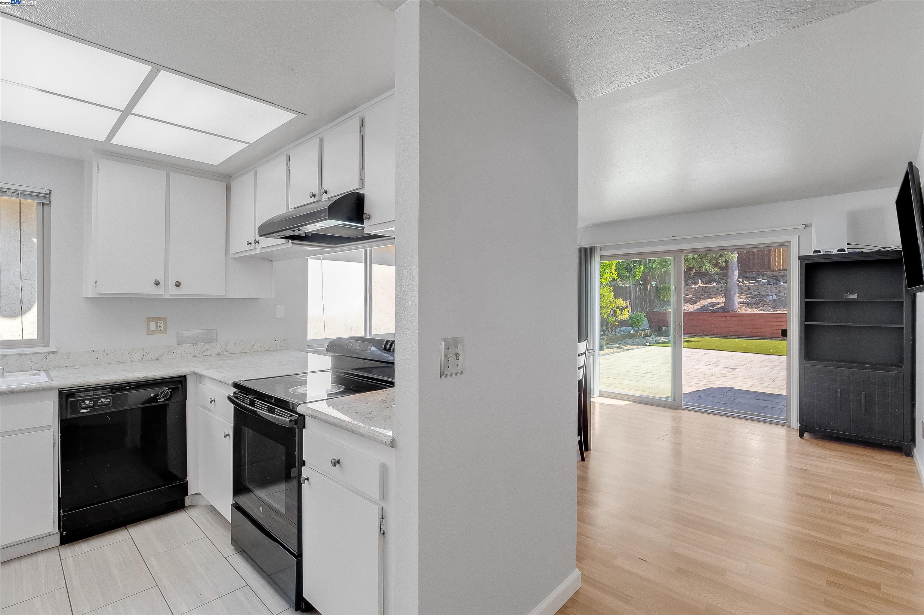 Detail Gallery Image 28 of 45 For 943 Coral Ridge Cir, Rodeo,  CA 94572 - 3 Beds | 2 Baths