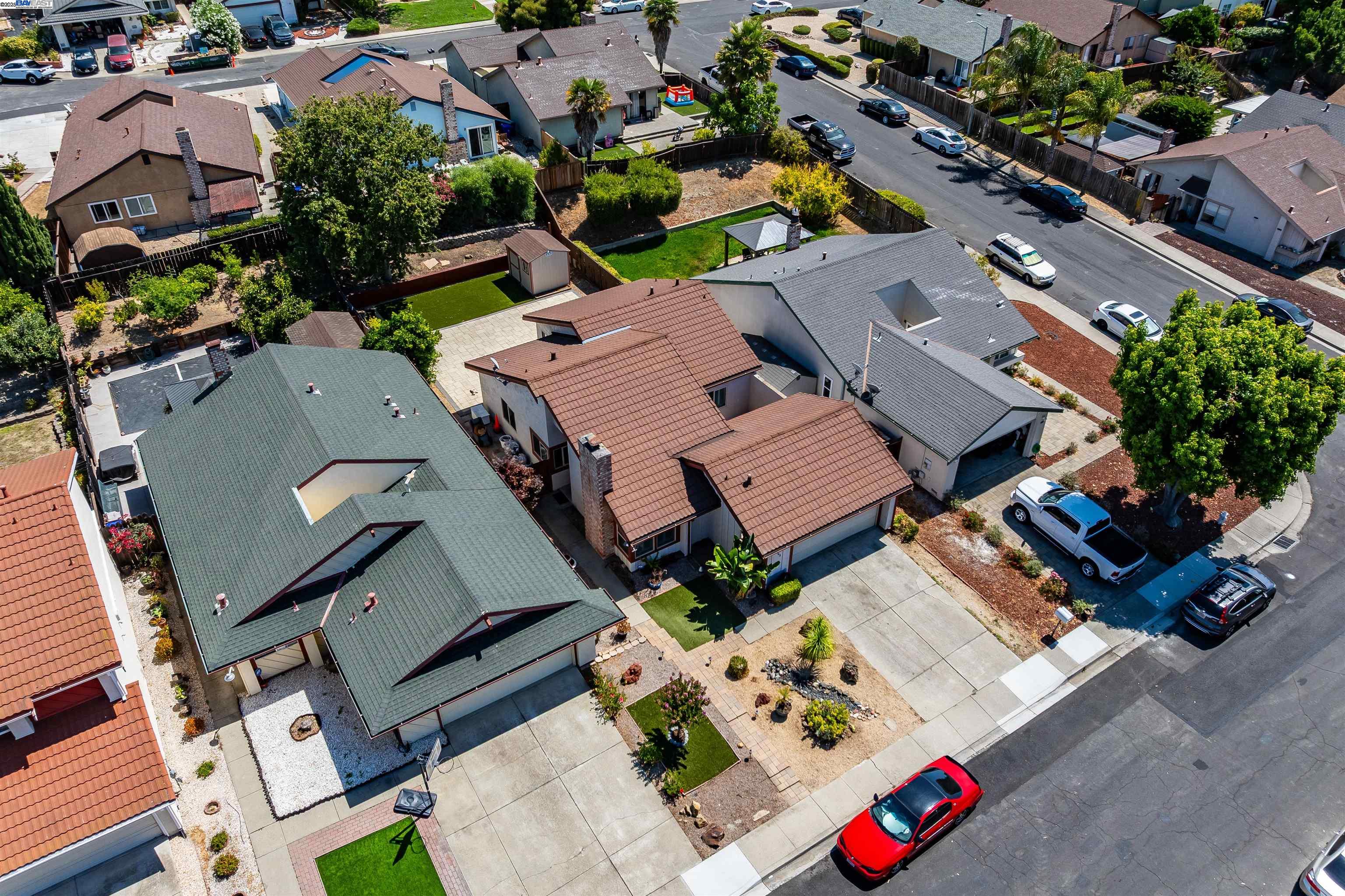 Detail Gallery Image 8 of 45 For 943 Coral Ridge Cir, Rodeo,  CA 94572 - 3 Beds | 2 Baths