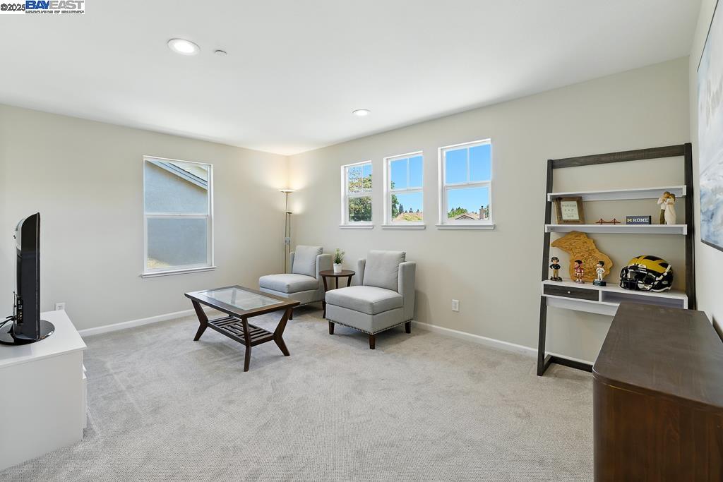 Detail Gallery Image 37 of 60 For 345 Ronan Ave, Gilroy,  CA 95020 - 5 Beds | 3 Baths