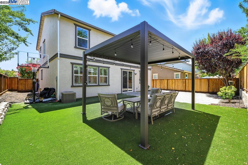Detail Gallery Image 43 of 60 For 345 Ronan Ave, Gilroy,  CA 95020 - 5 Beds | 3 Baths