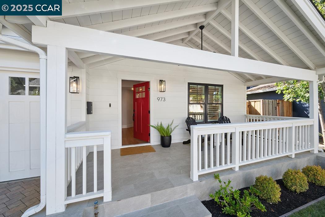 Detail Gallery Image 2 of 27 For 973 4th St, Lafayette,  CA 94549 - 3 Beds | 2 Baths