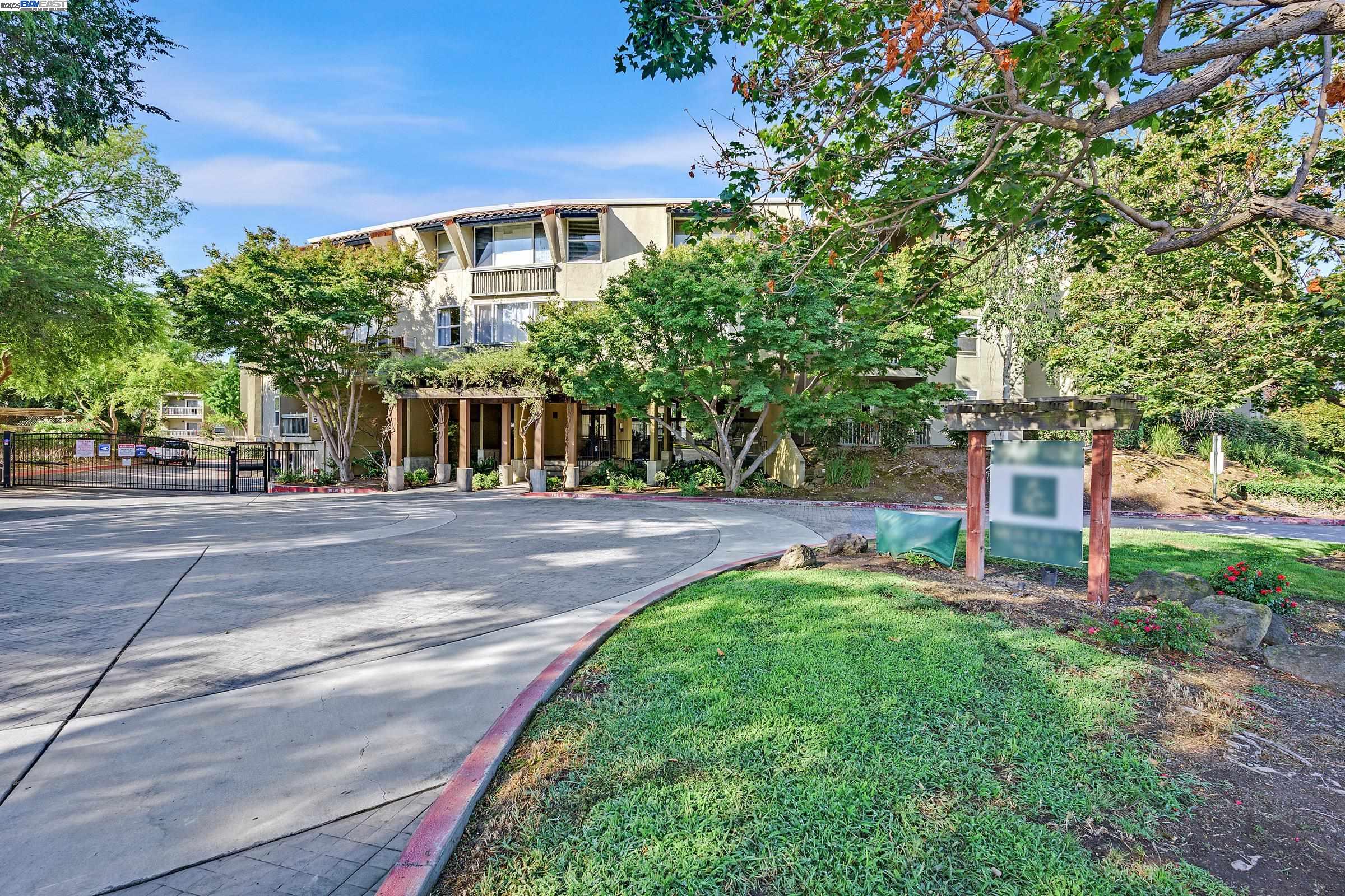 Photo #2: 41108225 Listing 