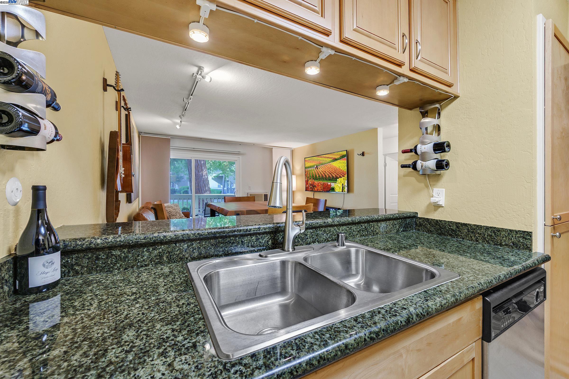 Photo #8: 41108225 Listing: Photo #8