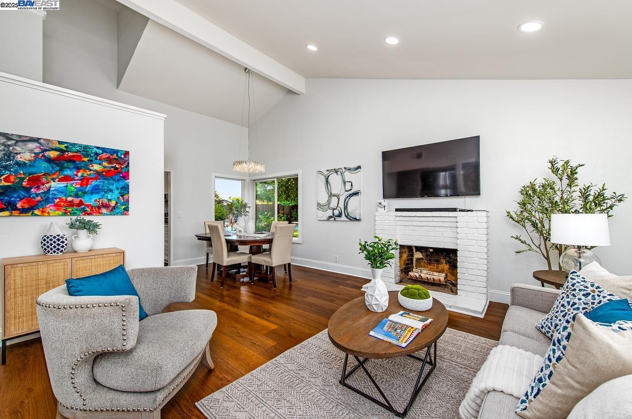 Detail Gallery Image 7 of 39 For 260 Mara Pl, San Ramon,  CA 94583 - 4 Beds | 2/1 Baths