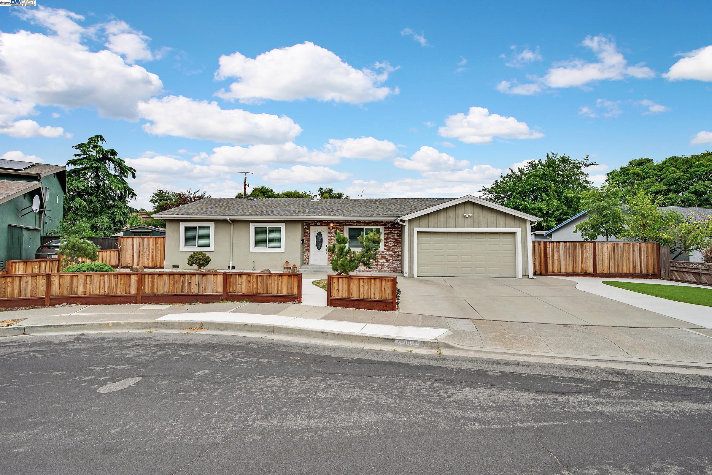 Detail Gallery Image 1 of 32 For 7845 Ironwood Dr, Dublin,  CA 94568 - 4 Beds | 2 Baths
