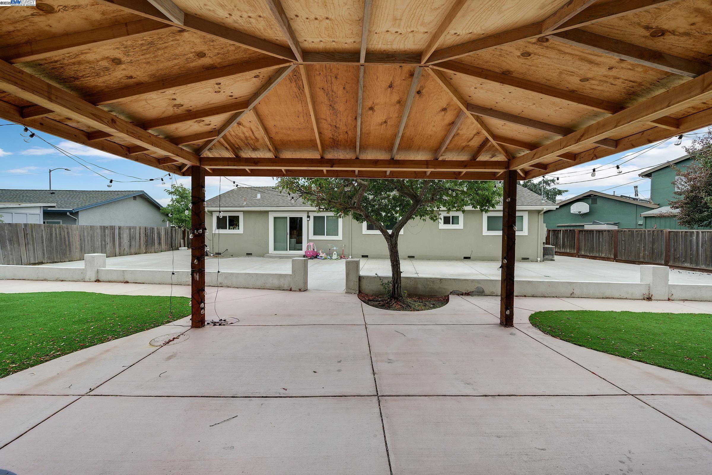 Detail Gallery Image 27 of 32 For 7845 Ironwood Dr, Dublin,  CA 94568 - 4 Beds | 2 Baths