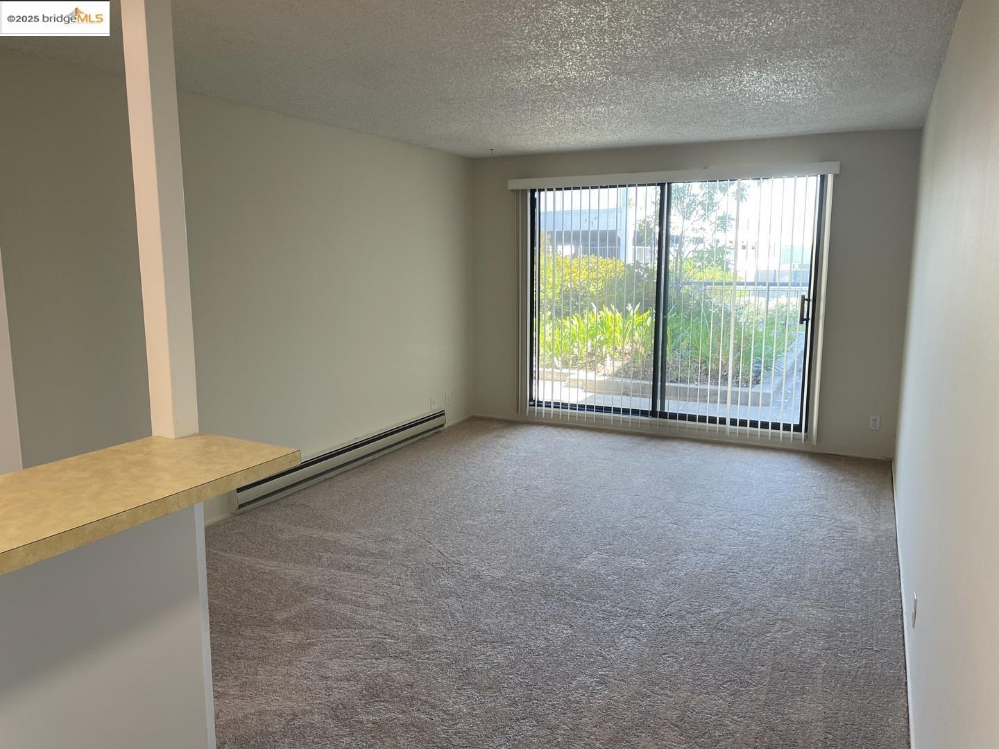 Detail Gallery Image 2 of 18 For Captain Dr #E243,  Emeryville,  CA 94608 - 1 Beds | 1 Baths