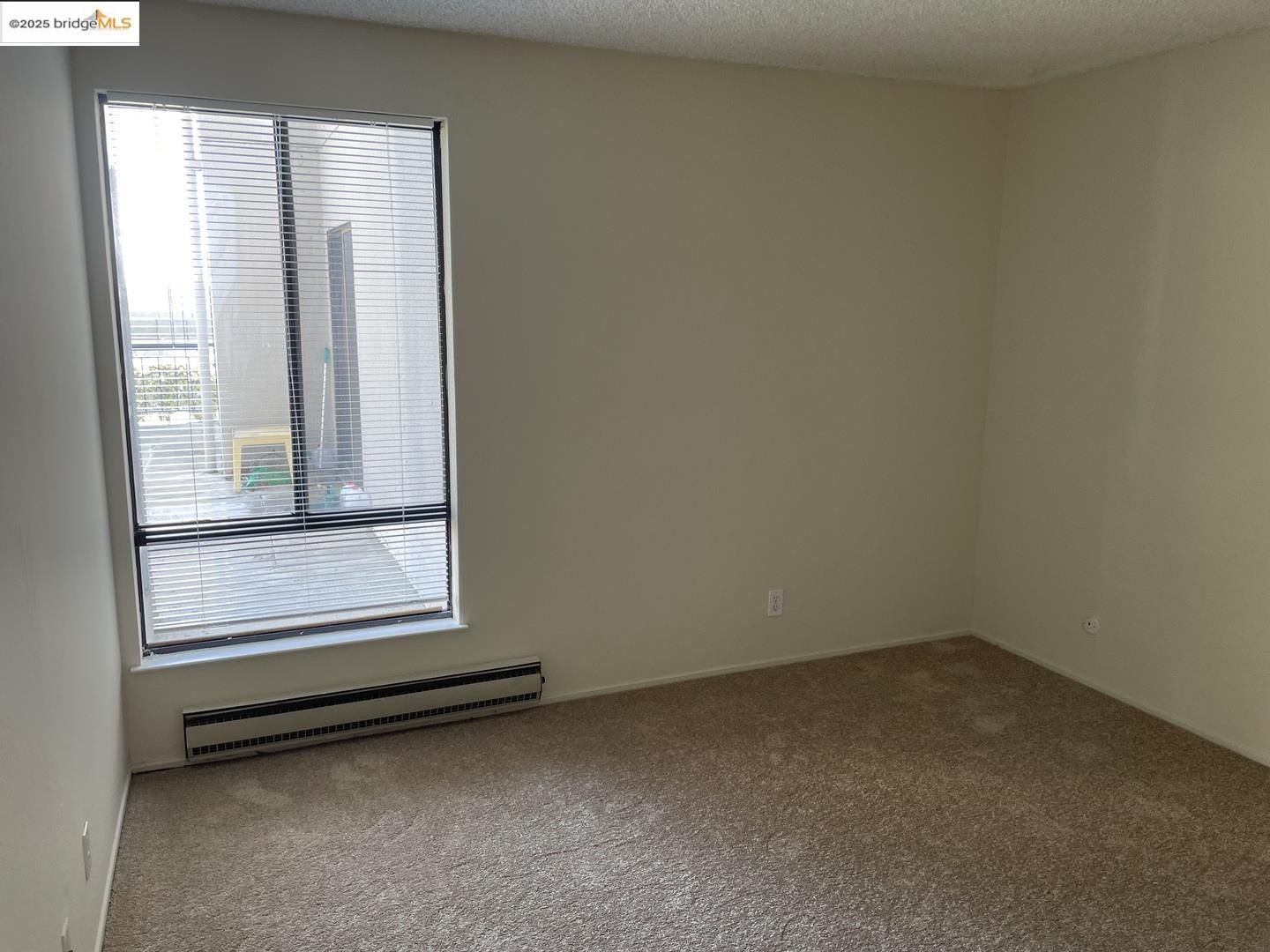 Detail Gallery Image 11 of 18 For Captain Dr #E243,  Emeryville,  CA 94608 - 1 Beds | 1 Baths