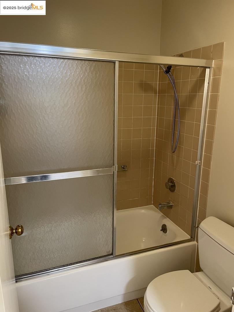 Detail Gallery Image 10 of 18 For Captain Dr #E243,  Emeryville,  CA 94608 - 1 Beds | 1 Baths