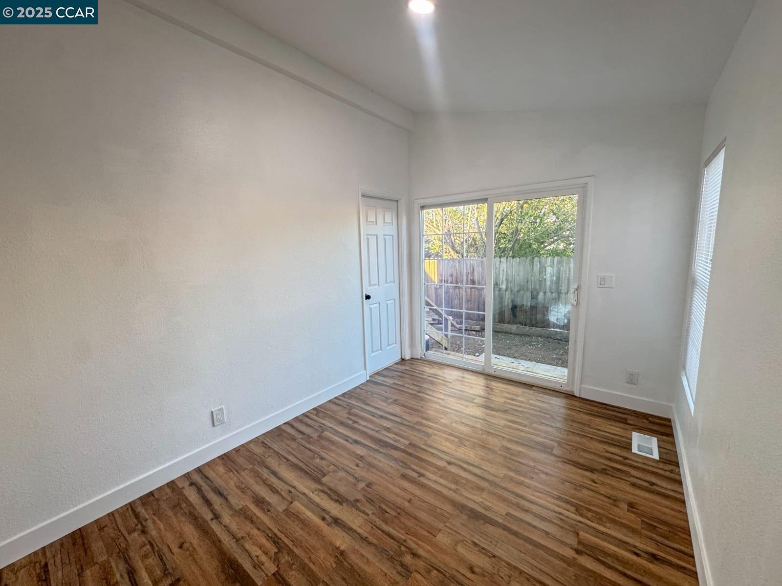 Detail Gallery Image 15 of 24 For 1314 Battery St, Richmond,  CA 94801 - 3 Beds | 2 Baths