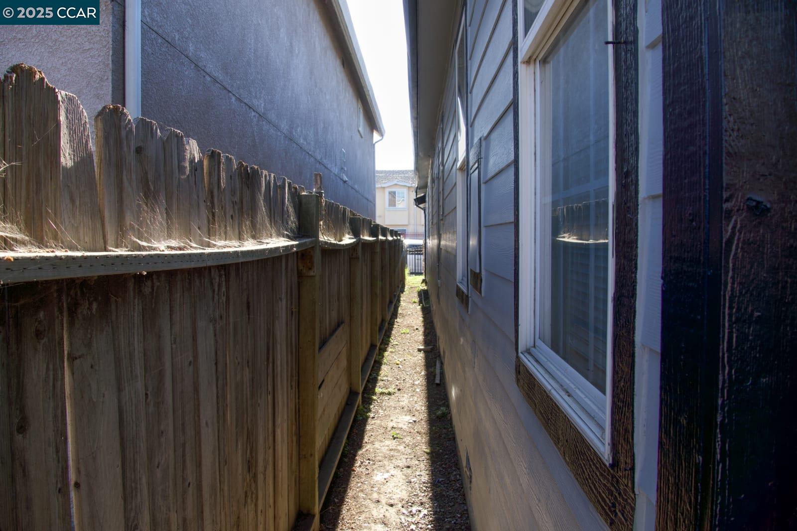 Detail Gallery Image 20 of 24 For 1314 Battery St, Richmond,  CA 94801 - 3 Beds | 2 Baths