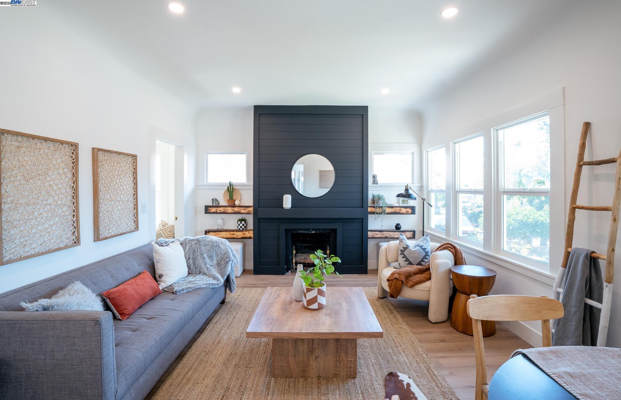 Detail Gallery Image 8 of 24 For 2232 Rosedale Ave, Oakland,  CA 94601 - 3 Beds | 3 Baths