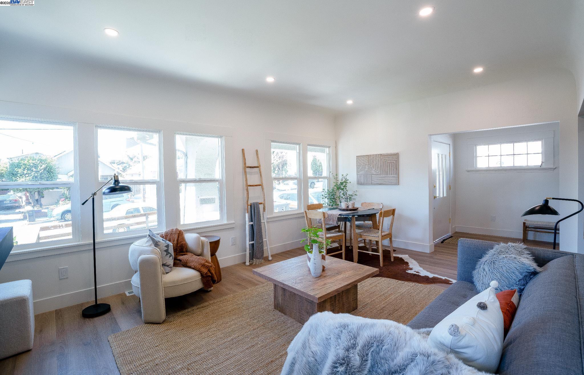 Detail Gallery Image 9 of 24 For 2232 Rosedale Ave, Oakland,  CA 94601 - 3 Beds | 3 Baths