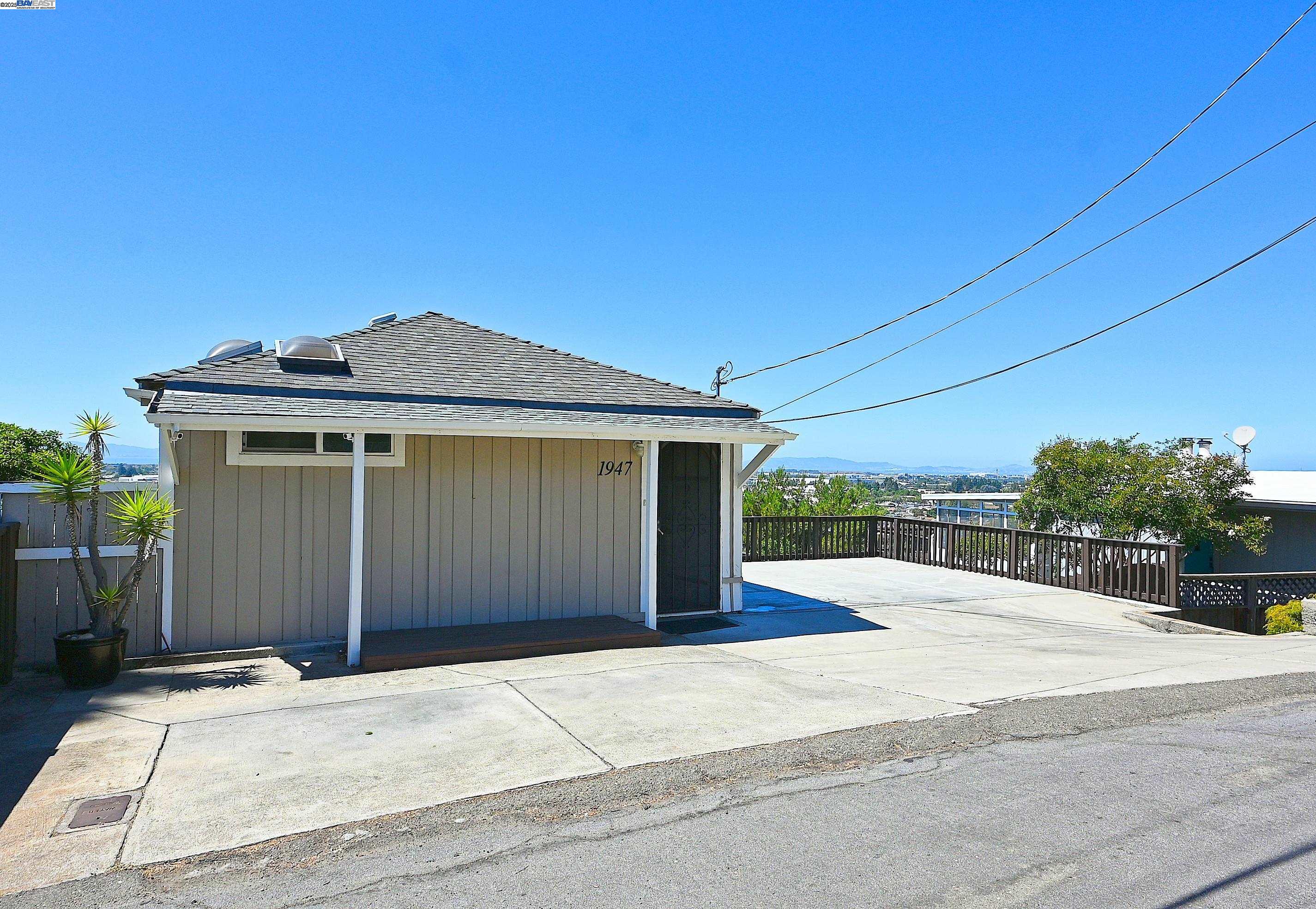 Detail Gallery Image 1 of 36 For 1947 Placer Dr, San Leandro,  CA 94578 - 1 Beds | 1 Baths