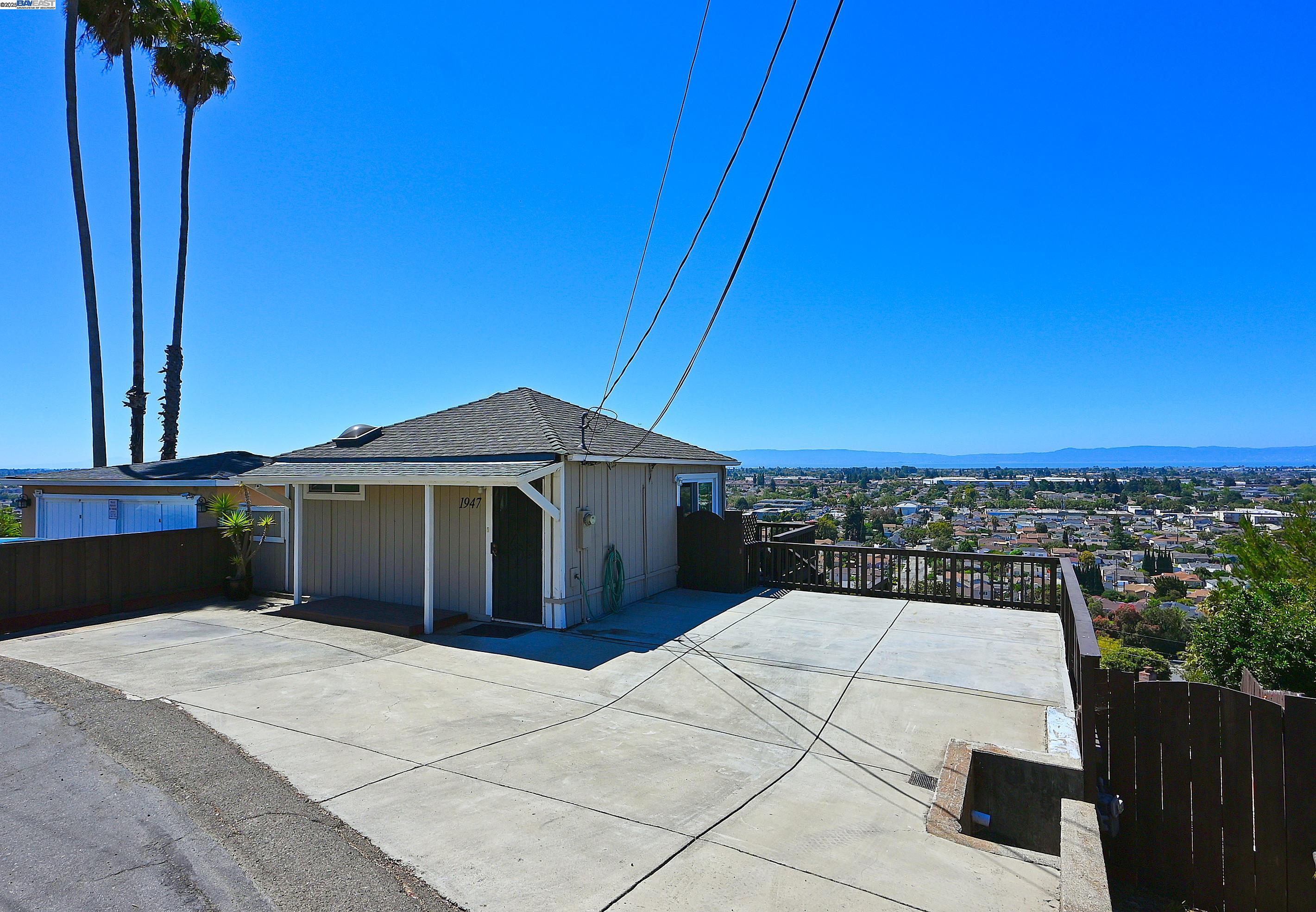 Detail Gallery Image 2 of 36 For 1947 Placer Dr, San Leandro,  CA 94578 - 1 Beds | 1 Baths