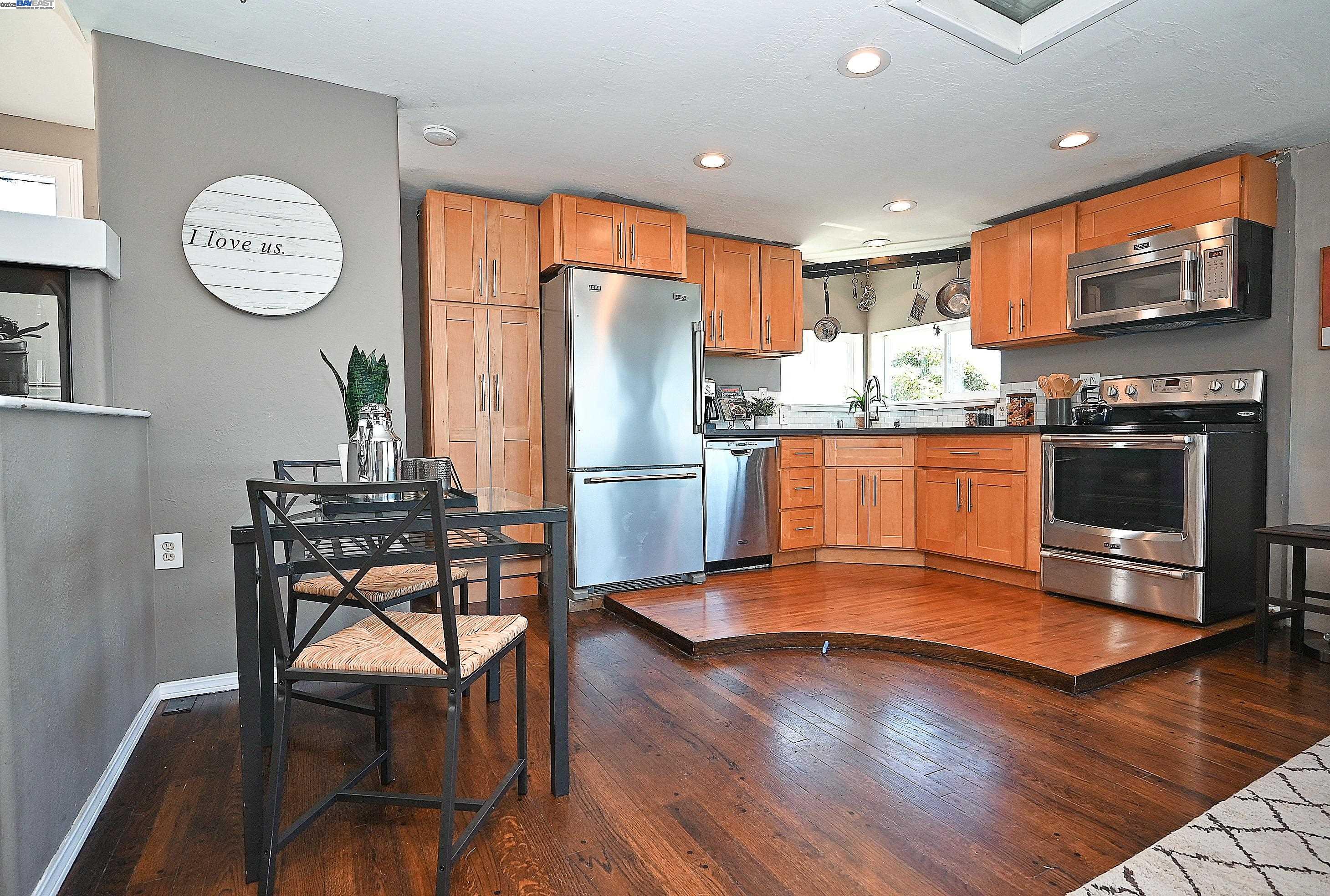 Detail Gallery Image 12 of 36 For 1947 Placer Dr, San Leandro,  CA 94578 - 1 Beds | 1 Baths