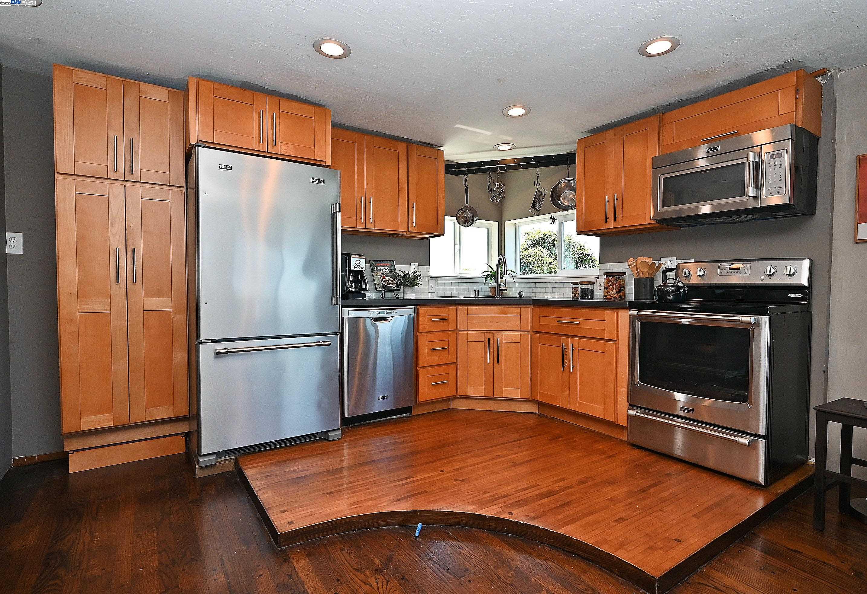 Detail Gallery Image 16 of 36 For 1947 Placer Dr, San Leandro,  CA 94578 - 1 Beds | 1 Baths