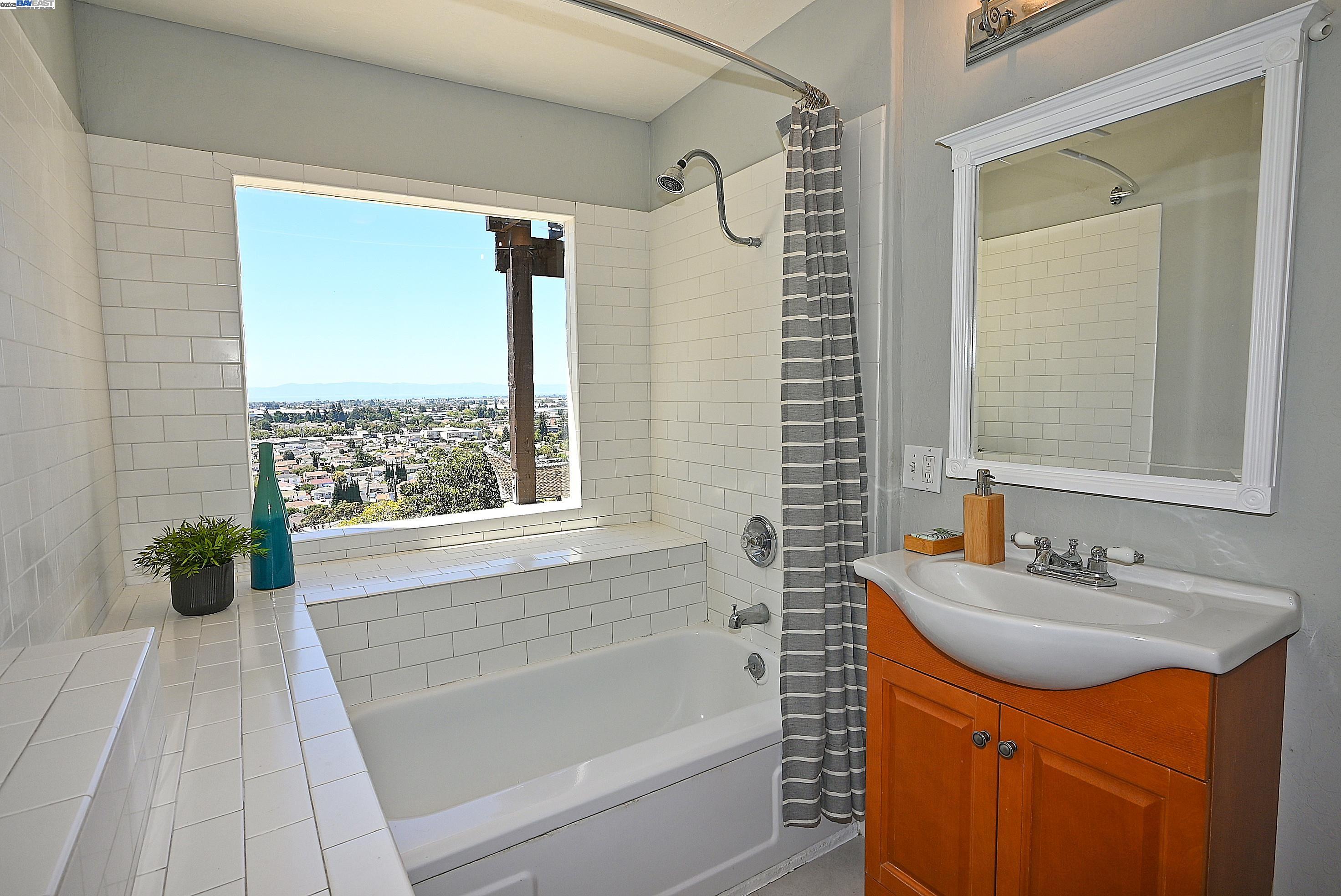 Detail Gallery Image 19 of 36 For 1947 Placer Dr, San Leandro,  CA 94578 - 1 Beds | 1 Baths