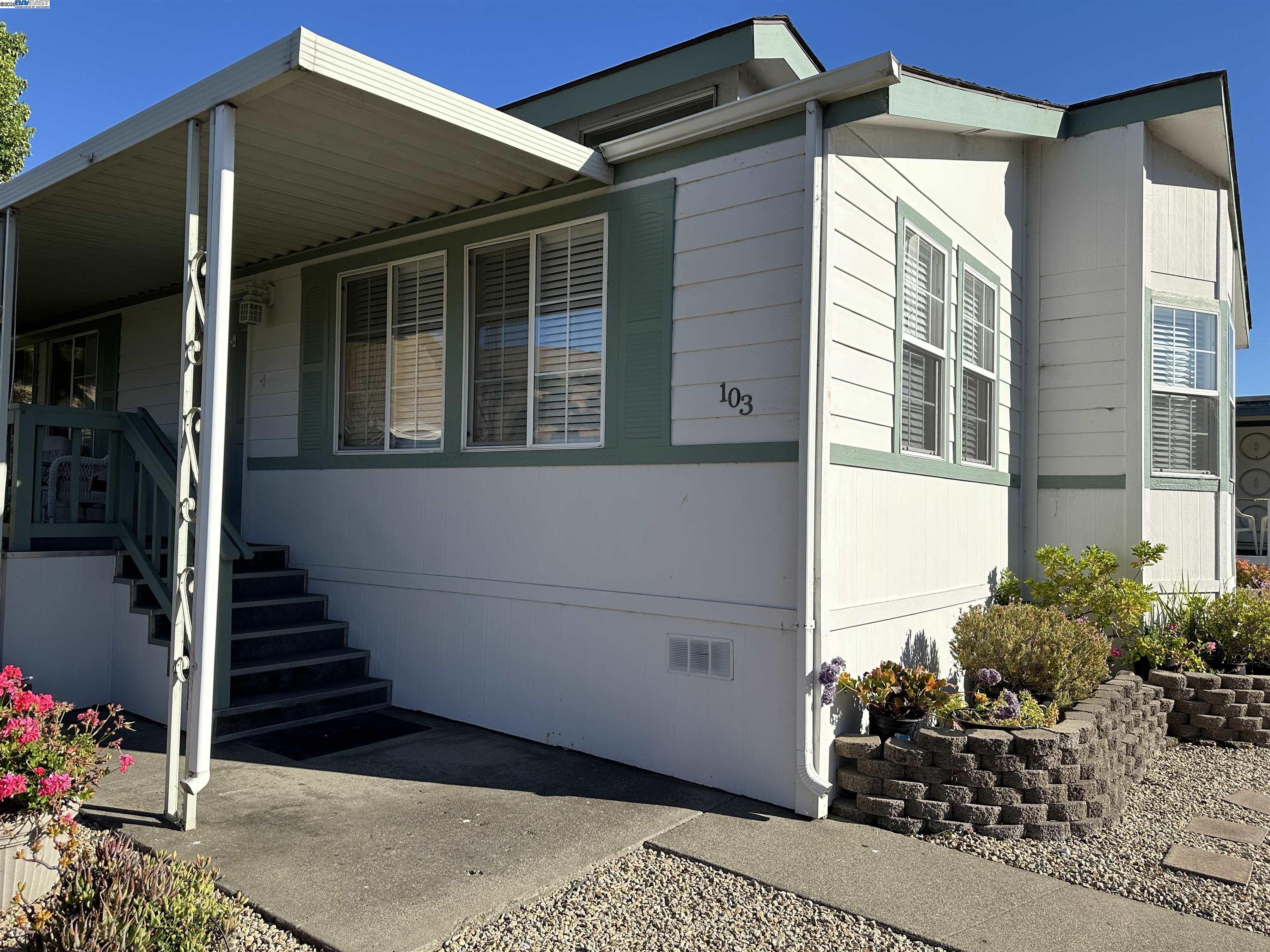 Detail Gallery Image 27 of 38 For 711 Old Canyon Rd #103,  Fremont,  CA 94536 - 3 Beds | 2 Baths