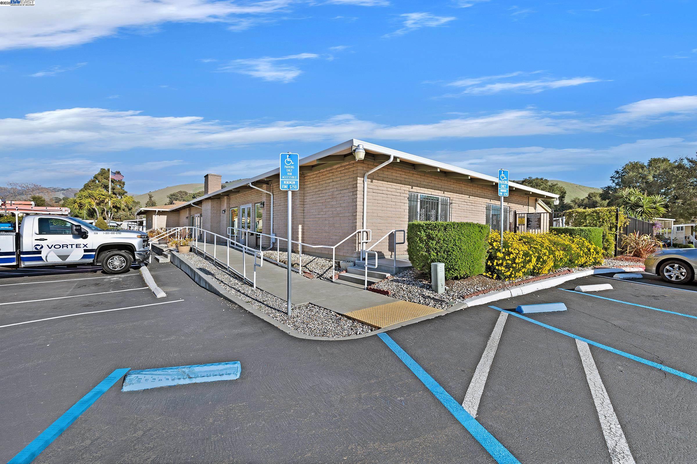 Detail Gallery Image 38 of 38 For 711 Old Canyon Rd #103,  Fremont,  CA 94536 - 3 Beds | 2 Baths
