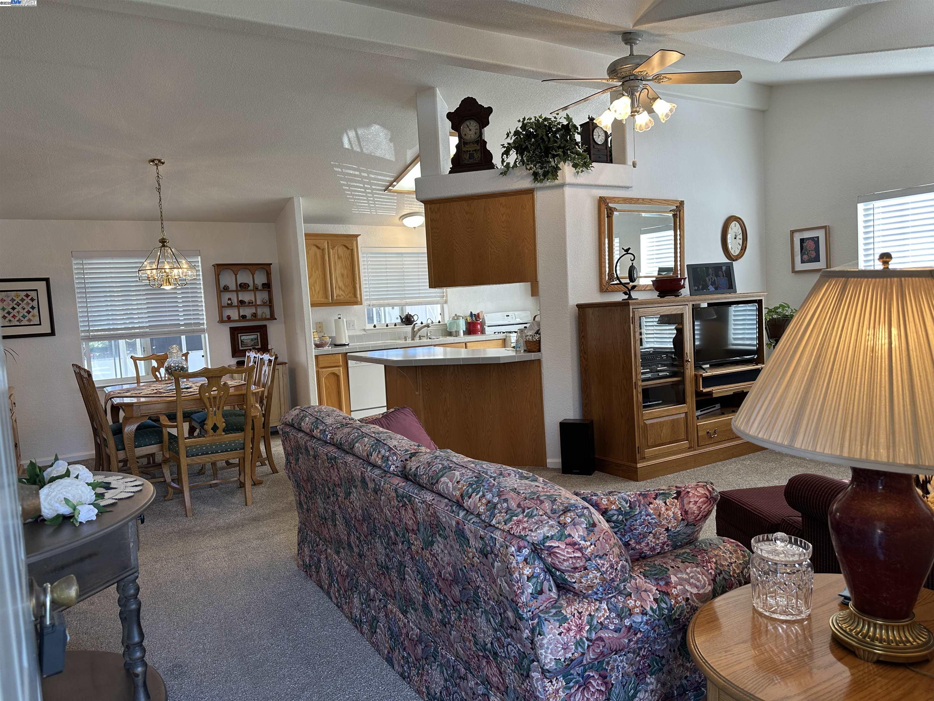 Detail Gallery Image 5 of 38 For 711 Old Canyon Rd #103,  Fremont,  CA 94536 - 3 Beds | 2 Baths