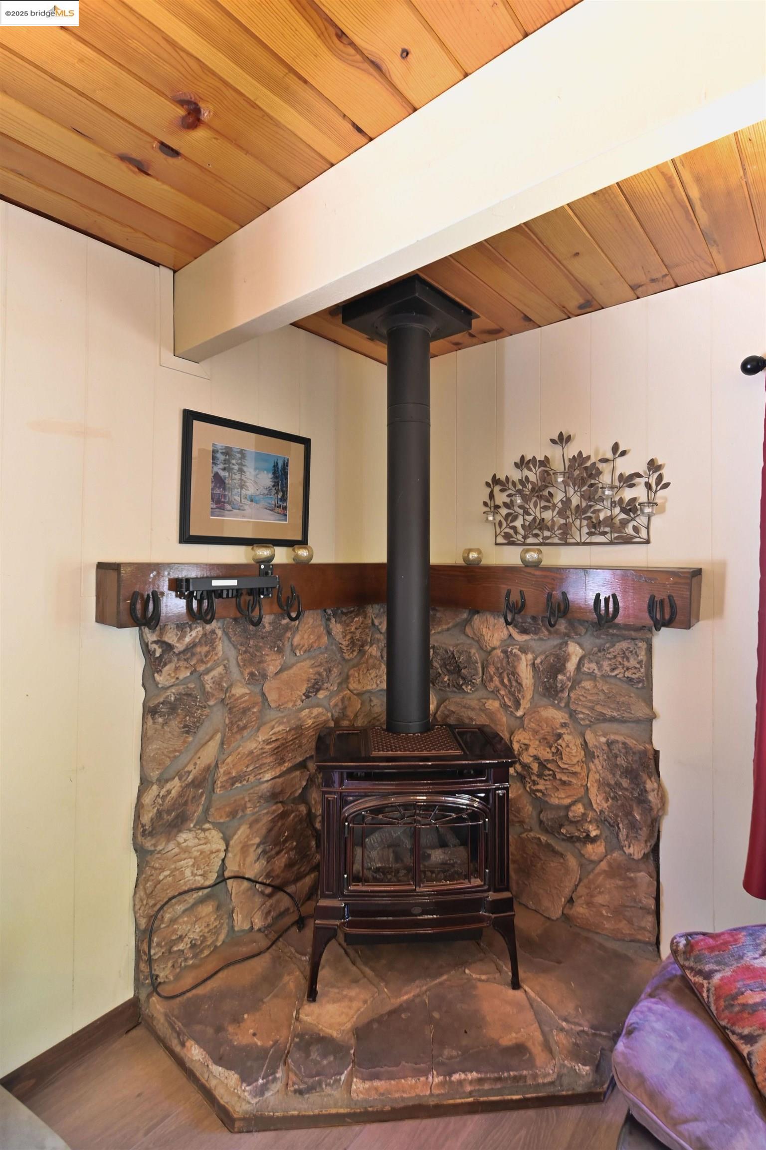Detail Gallery Image 15 of 41 For 29301 Lassen Dr, Cold Springs,  CA 95335 - 3 Beds | 2 Baths