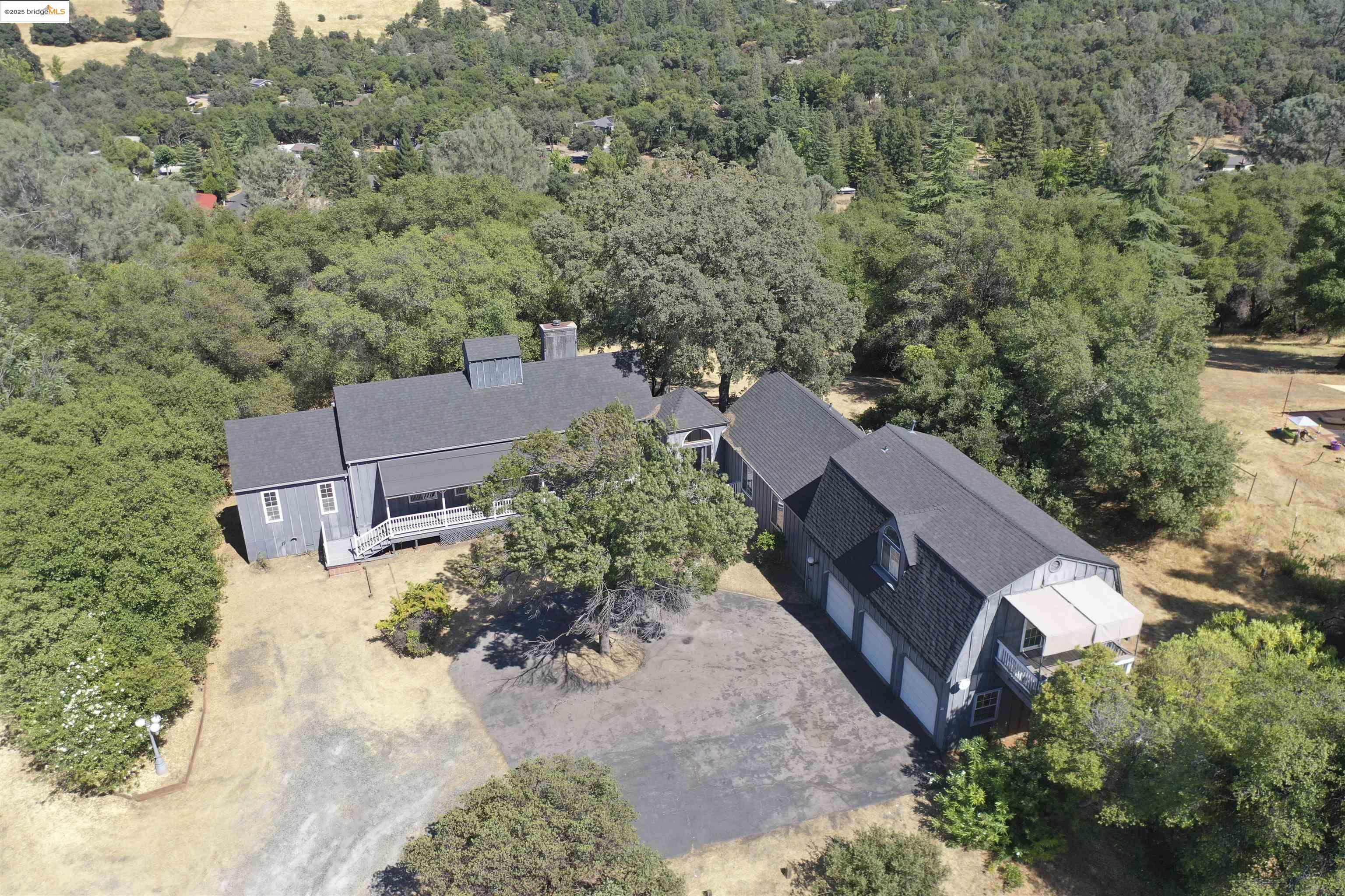 Detail Gallery Image 4 of 52 For 23273 Isabella Ct, Columbia,  CA 95310 - 3 Beds | 3 Baths
