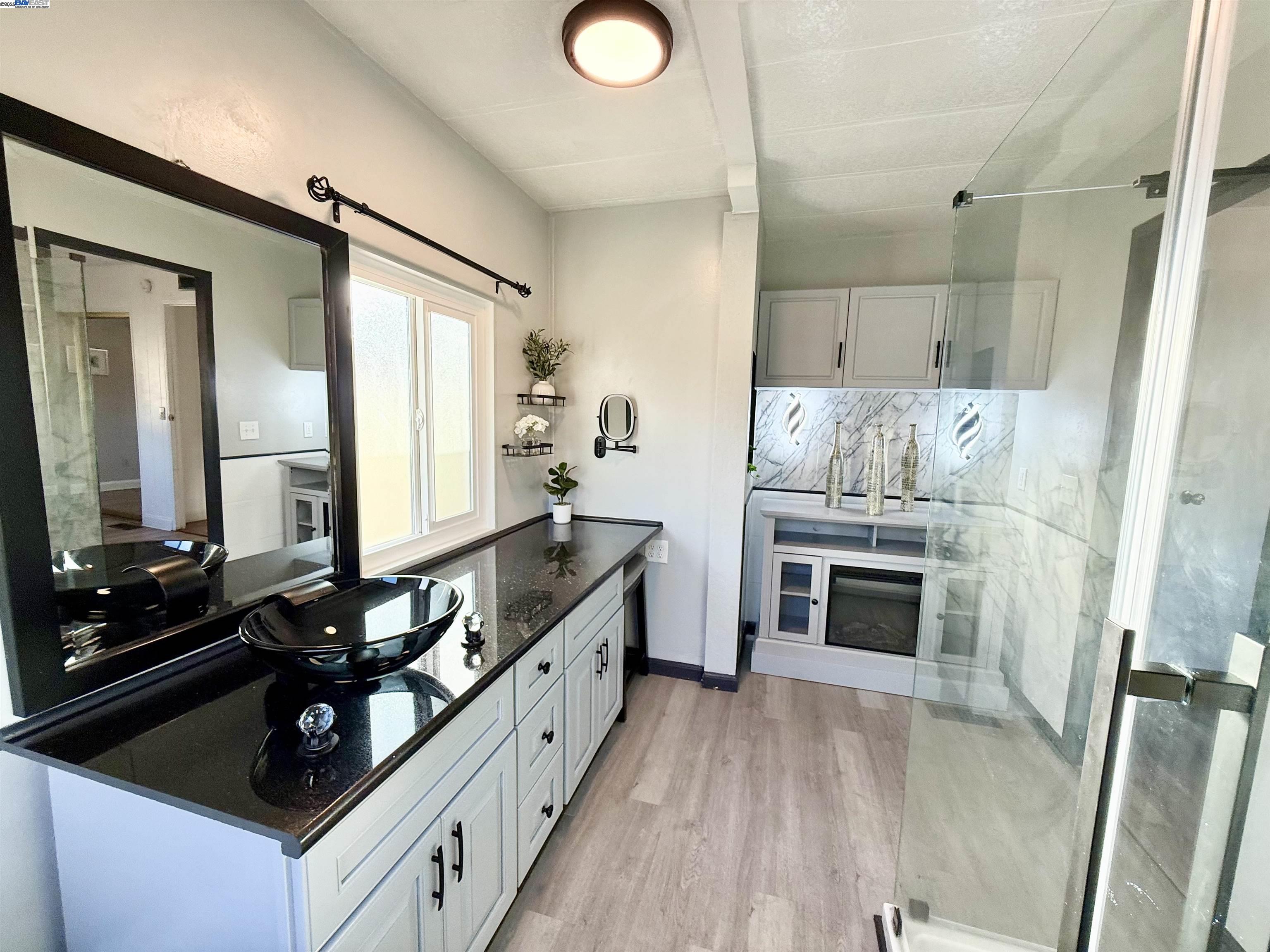 Detail Gallery Image 12 of 23 For 29255 Harpoon Way, Hayward,  CA 94544 - 2 Beds | 2 Baths