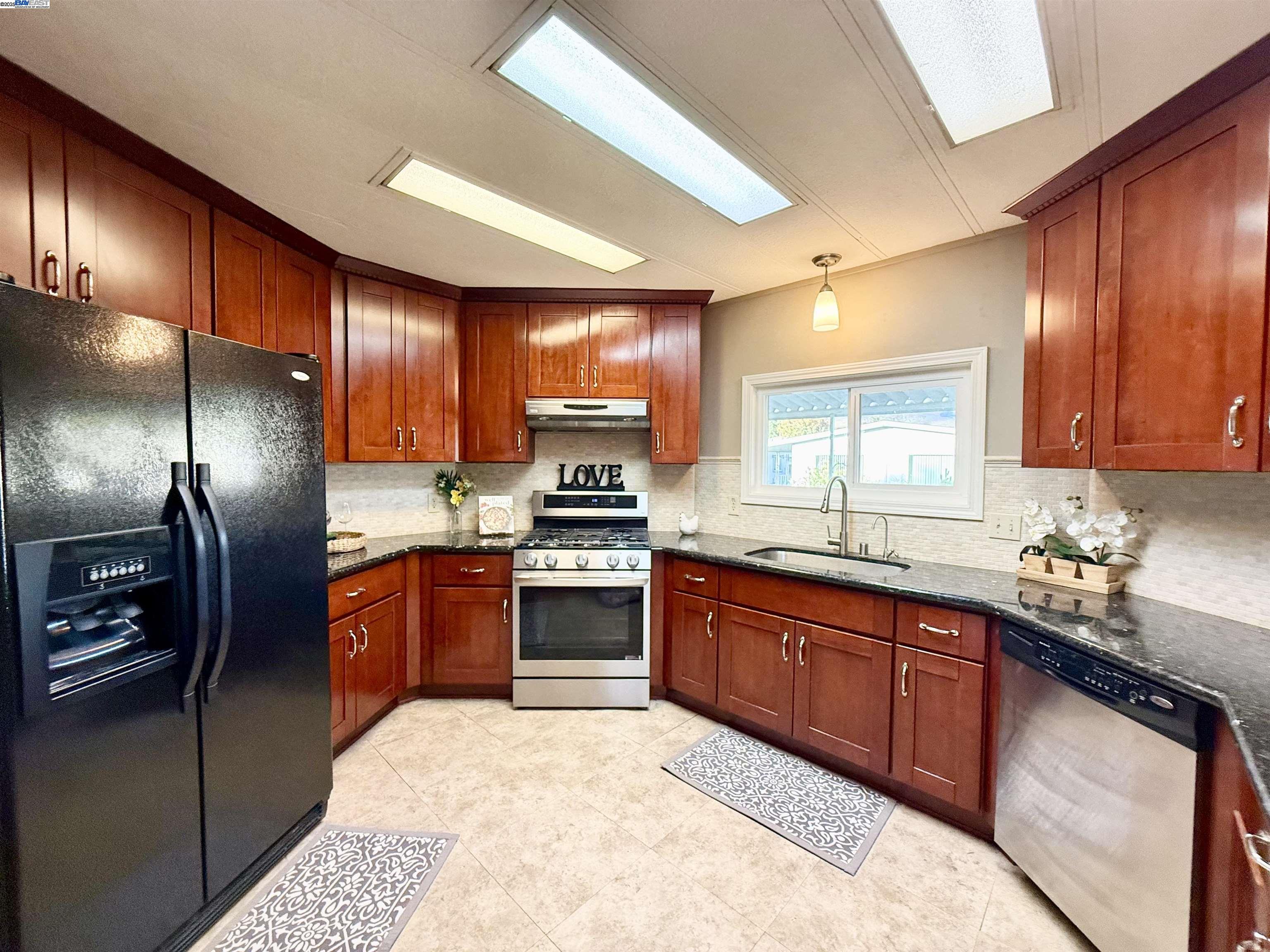 Detail Gallery Image 20 of 23 For 29255 Harpoon Way, Hayward,  CA 94544 - 2 Beds | 2 Baths