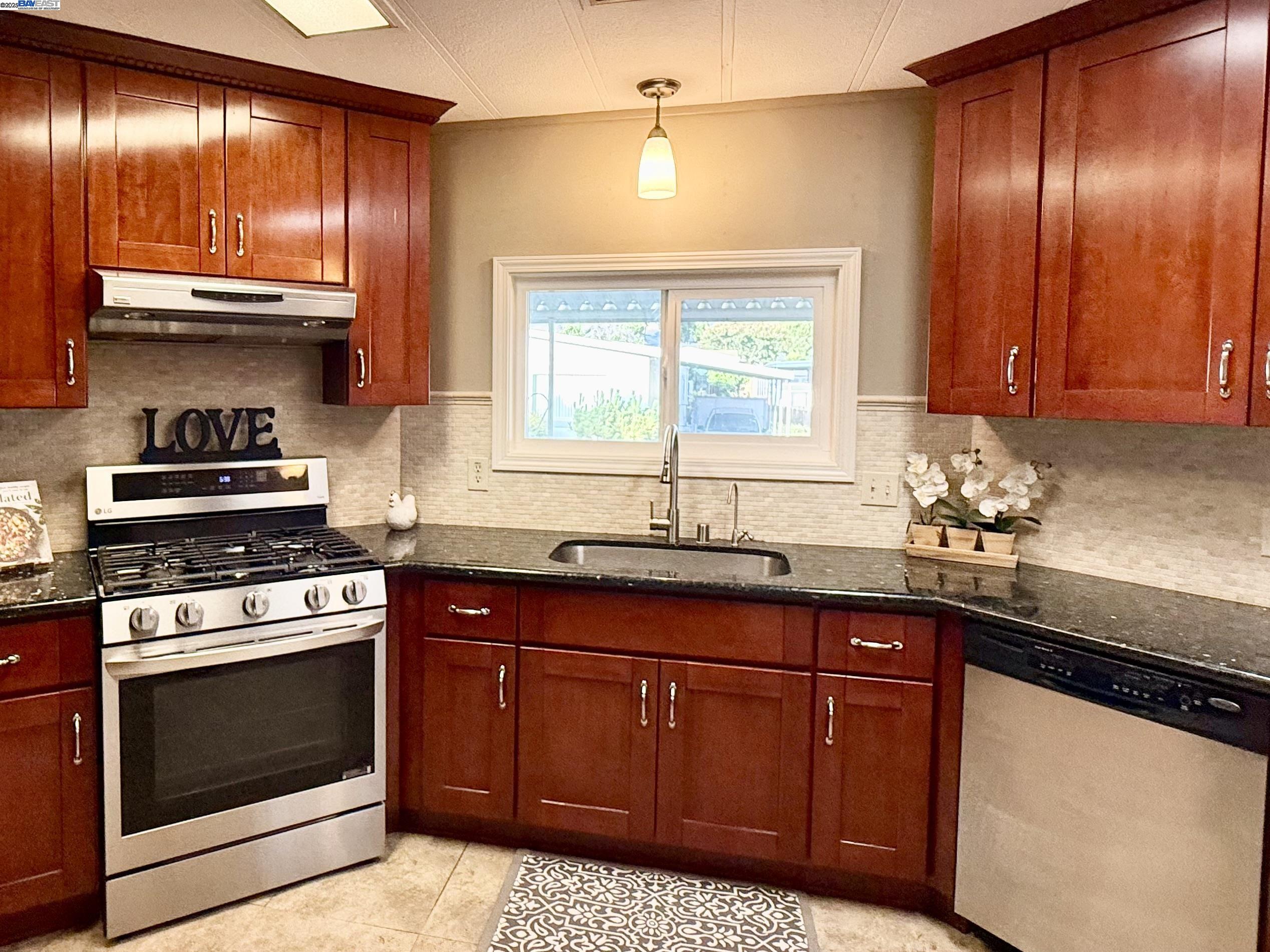 Detail Gallery Image 21 of 23 For 29255 Harpoon Way, Hayward,  CA 94544 - 2 Beds | 2 Baths