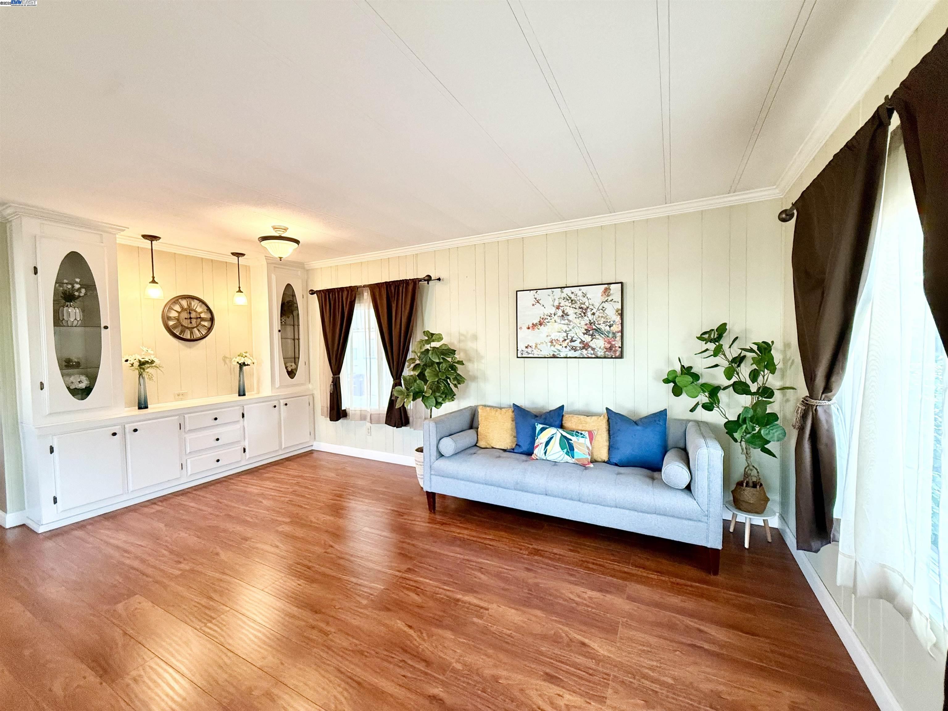 Detail Gallery Image 5 of 23 For 29255 Harpoon Way, Hayward,  CA 94544 - 2 Beds | 2 Baths