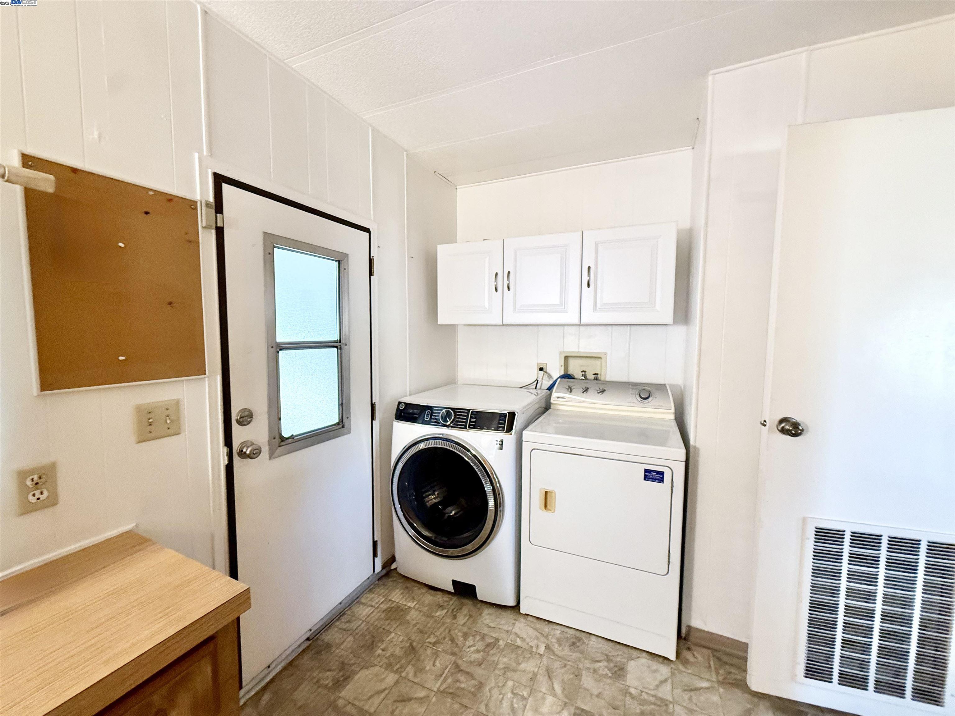 Detail Gallery Image 8 of 23 For 29255 Harpoon Way, Hayward,  CA 94544 - 2 Beds | 2 Baths