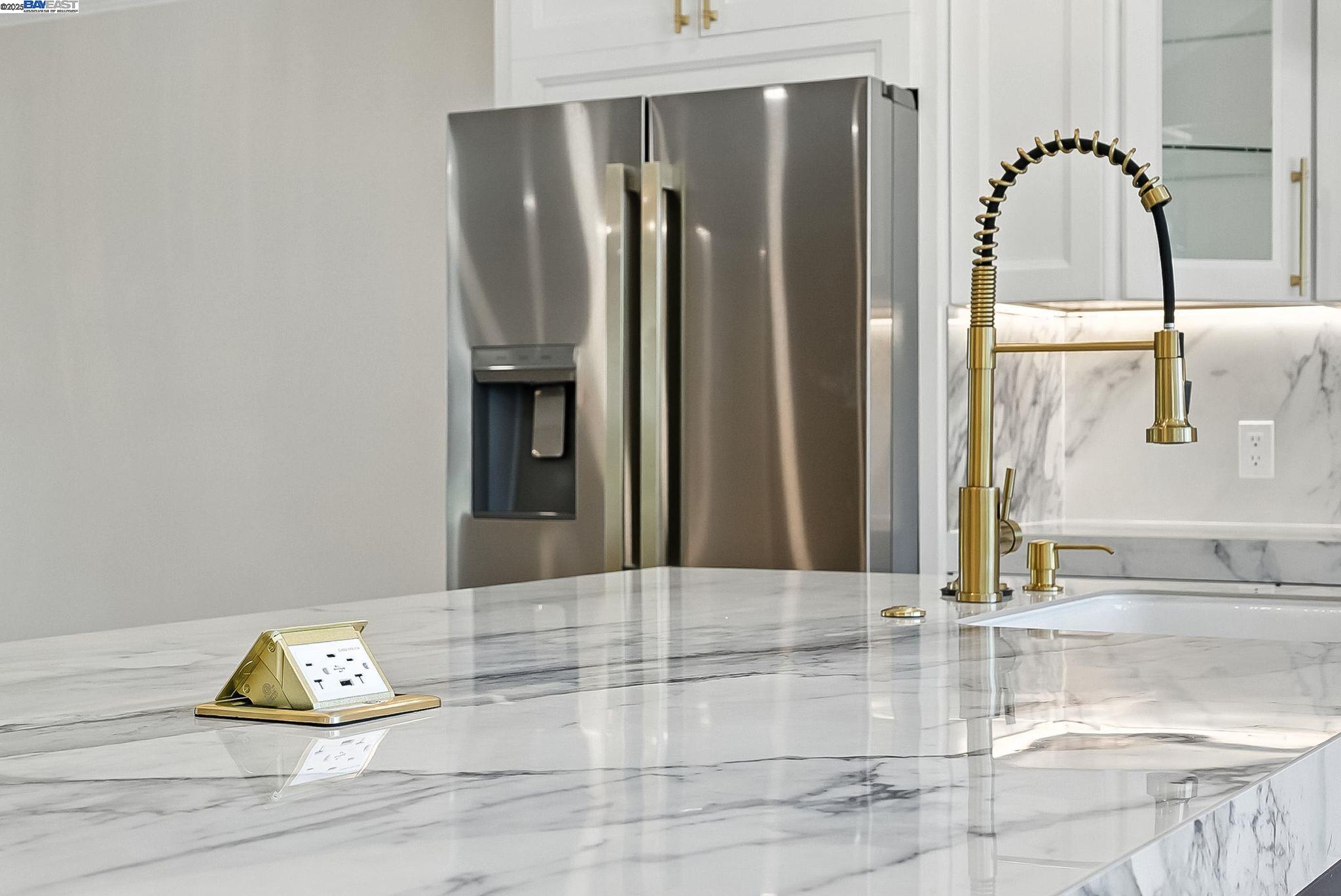 Detail Gallery Image 11 of 51 For 5701 Lewis Way, Concord,  CA 94521 - 4 Beds | 2/1 Baths