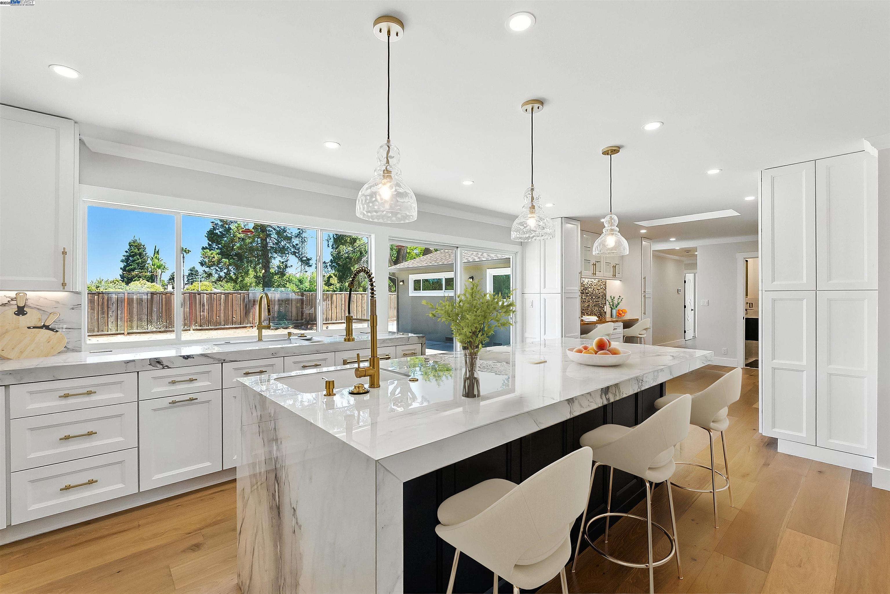 Detail Gallery Image 12 of 51 For 5701 Lewis Way, Concord,  CA 94521 - 4 Beds | 2/1 Baths