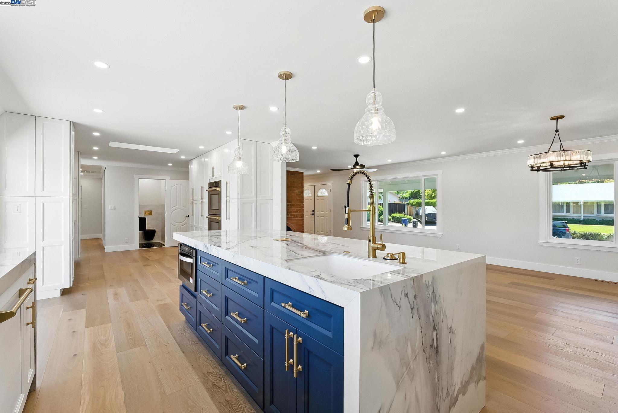 Detail Gallery Image 13 of 51 For 5701 Lewis Way, Concord,  CA 94521 - 4 Beds | 2/1 Baths