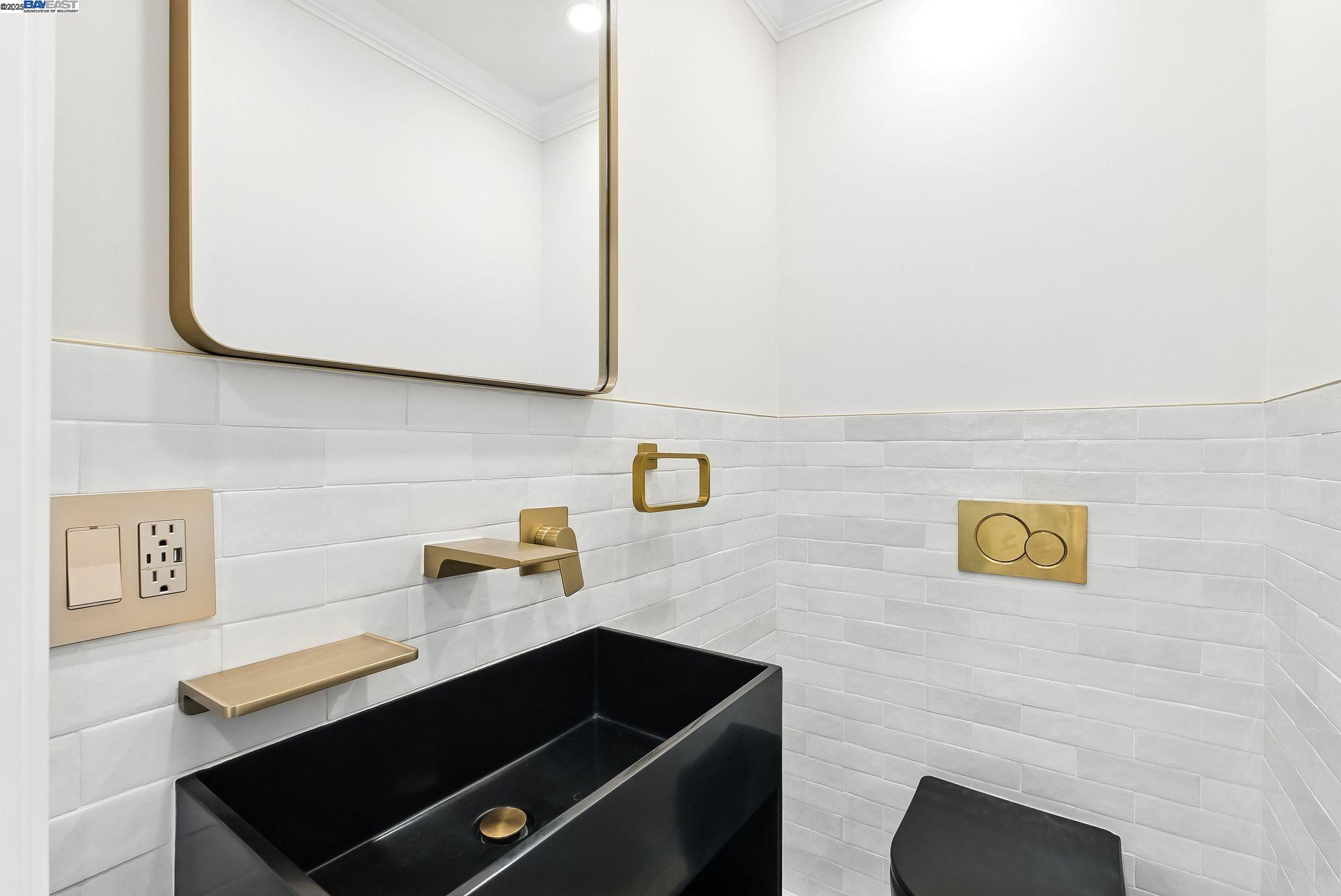 Detail Gallery Image 16 of 51 For 5701 Lewis Way, Concord,  CA 94521 - 4 Beds | 2/1 Baths