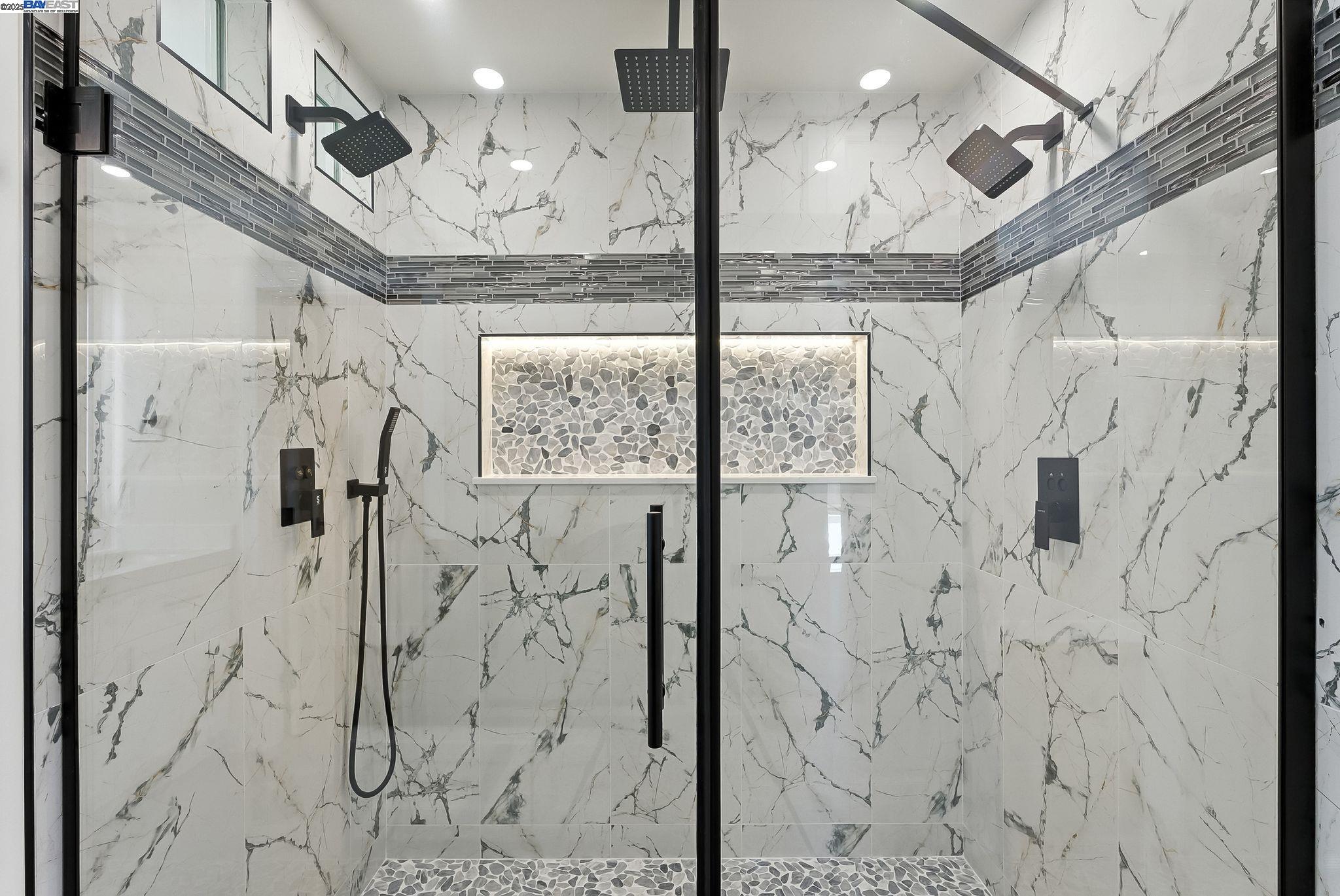 Detail Gallery Image 19 of 51 For 5701 Lewis Way, Concord,  CA 94521 - 4 Beds | 2/1 Baths