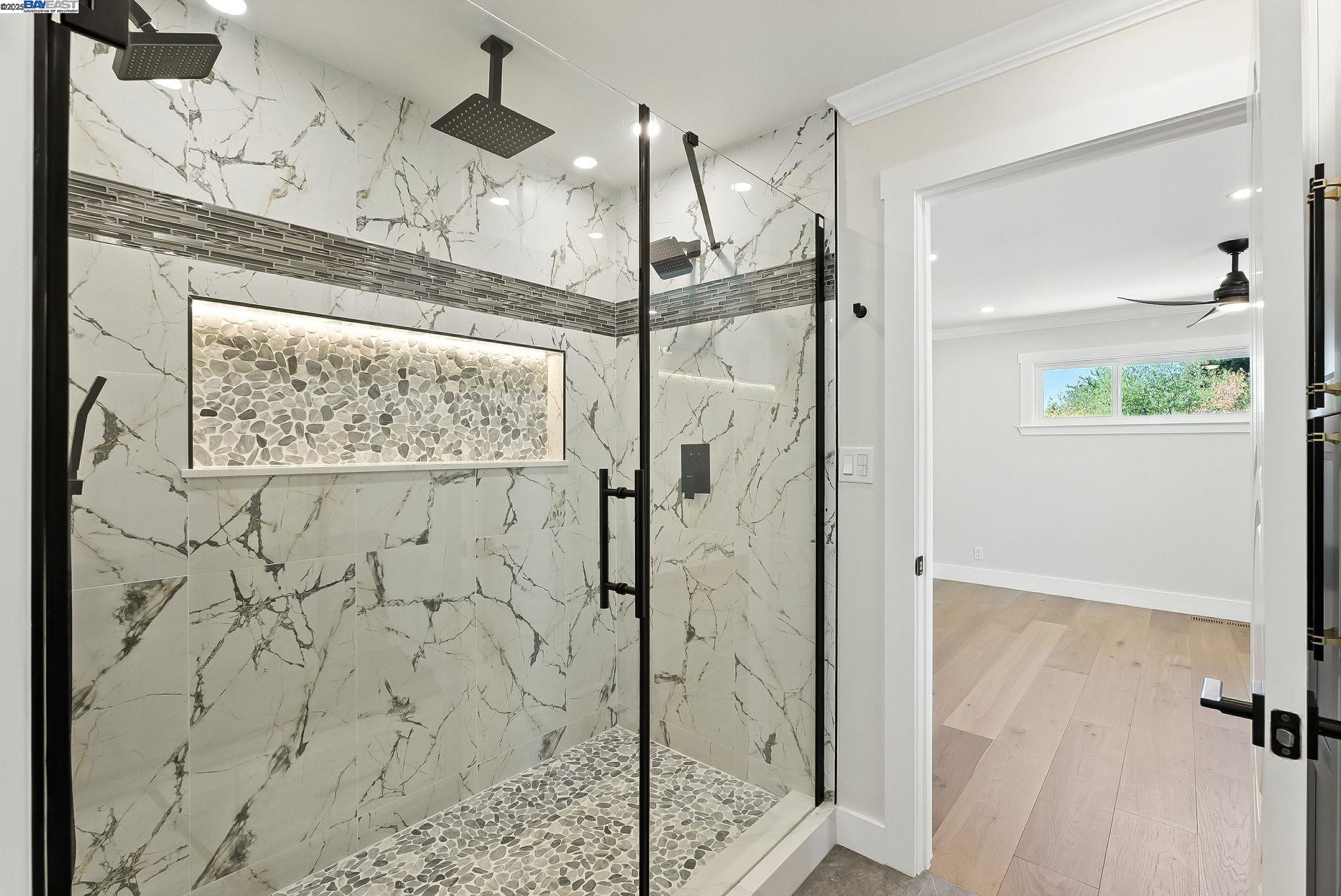 Detail Gallery Image 20 of 51 For 5701 Lewis Way, Concord,  CA 94521 - 4 Beds | 2/1 Baths