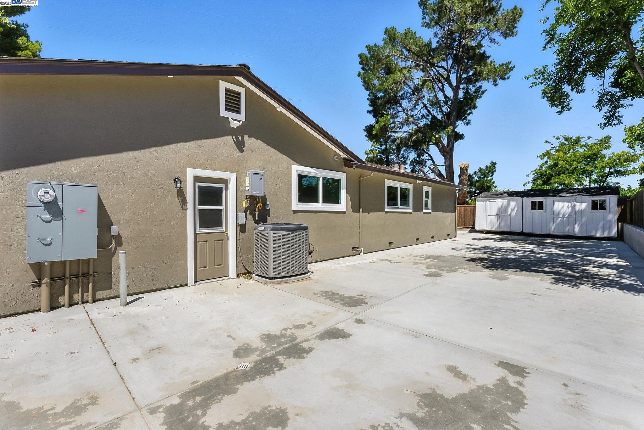 Detail Gallery Image 33 of 51 For 5701 Lewis Way, Concord,  CA 94521 - 4 Beds | 2/1 Baths