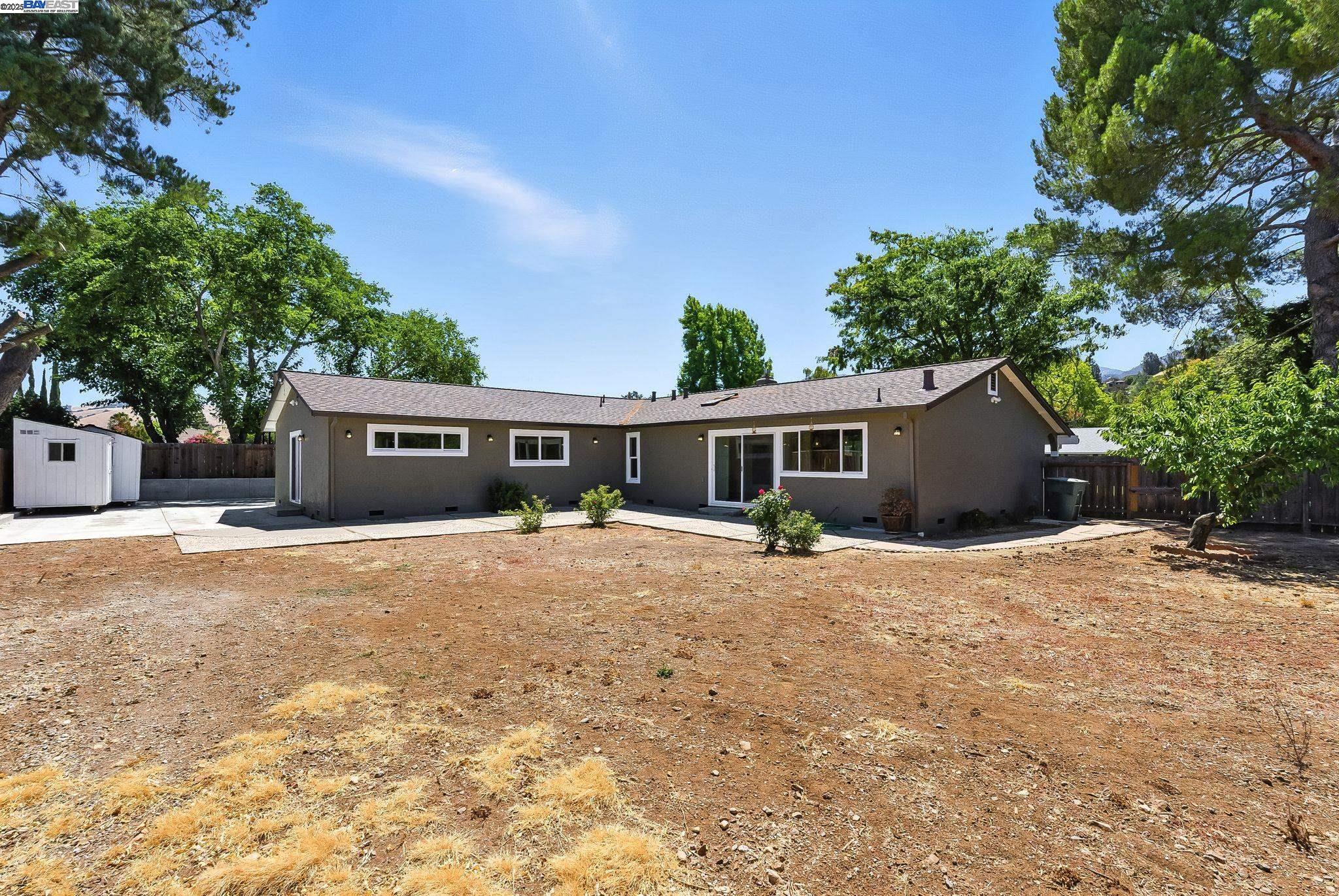 Detail Gallery Image 38 of 51 For 5701 Lewis Way, Concord,  CA 94521 - 4 Beds | 2/1 Baths