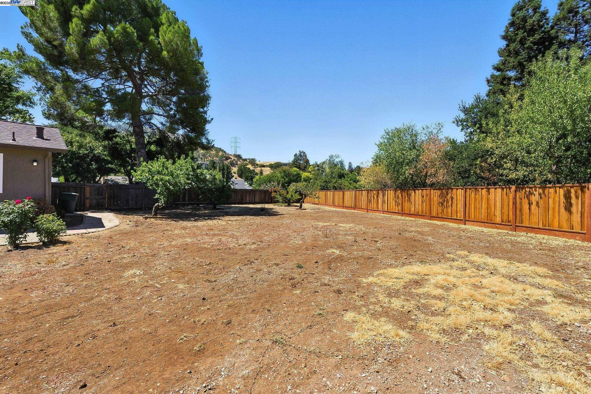 Detail Gallery Image 40 of 51 For 5701 Lewis Way, Concord,  CA 94521 - 4 Beds | 2/1 Baths