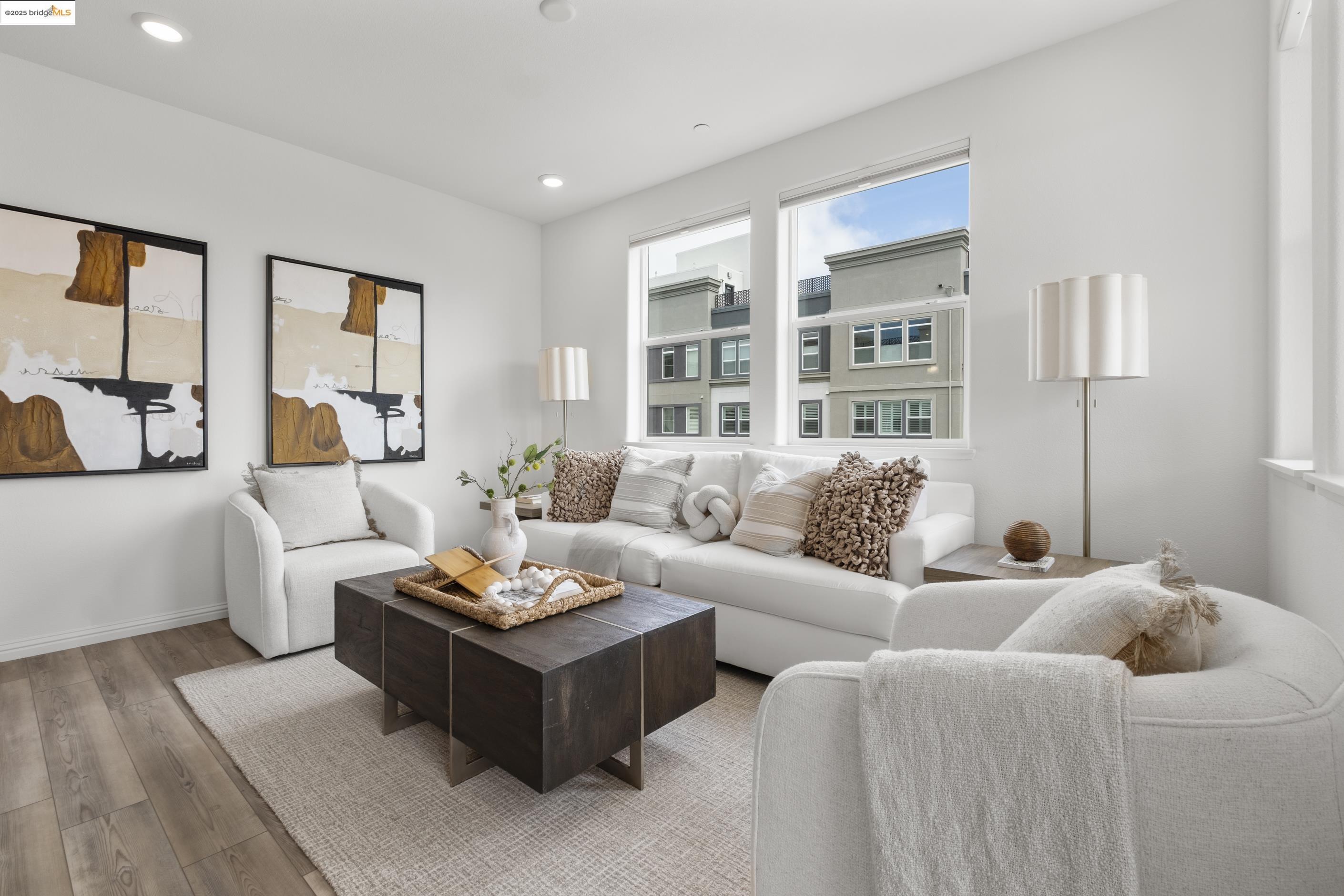 Detail Gallery Image 2 of 44 For 2818 Fifth Street, Alameda,  CA 94501 - 2 Beds | 2 Baths